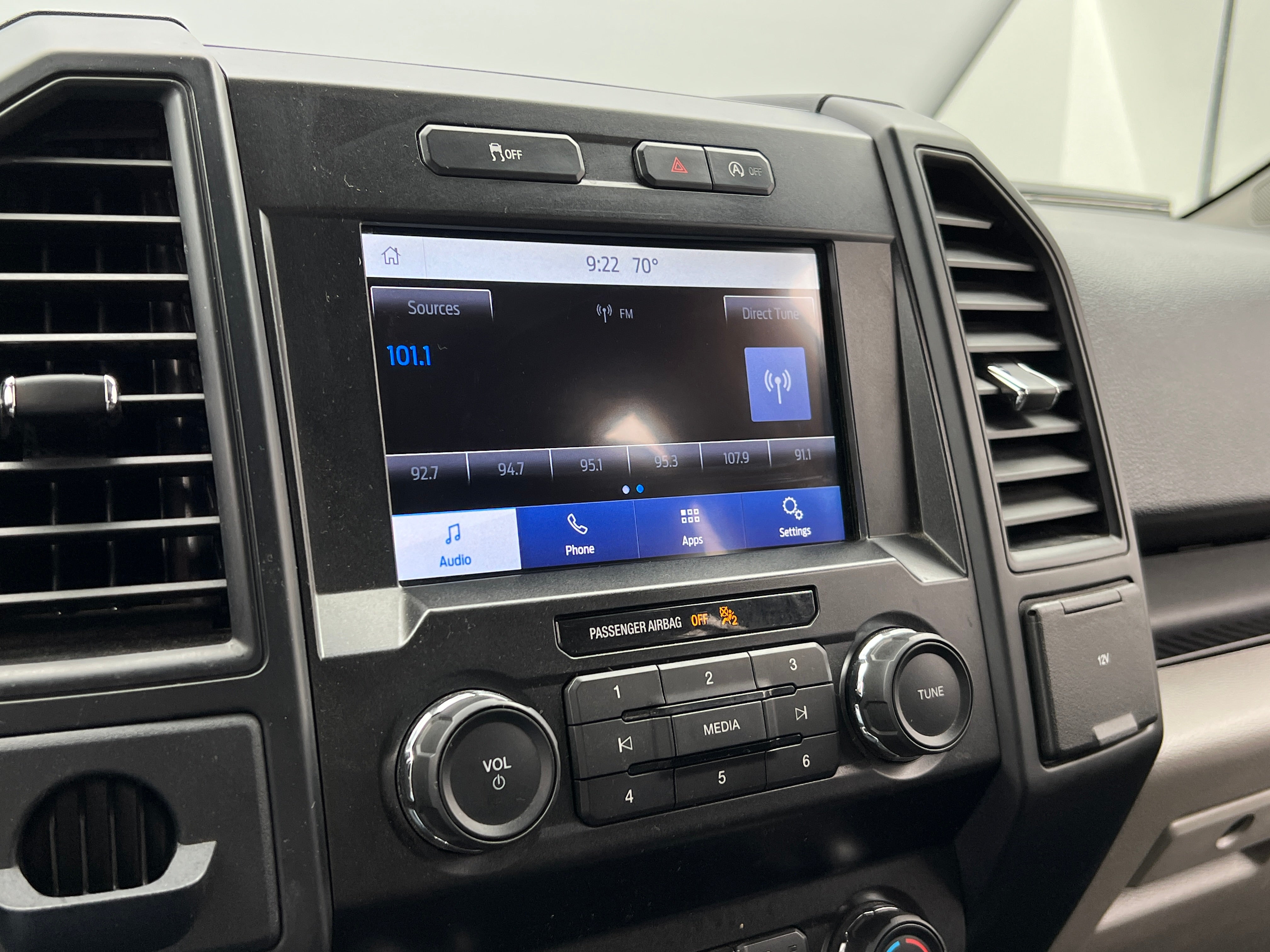 2019 Ford Econoline E-150 4