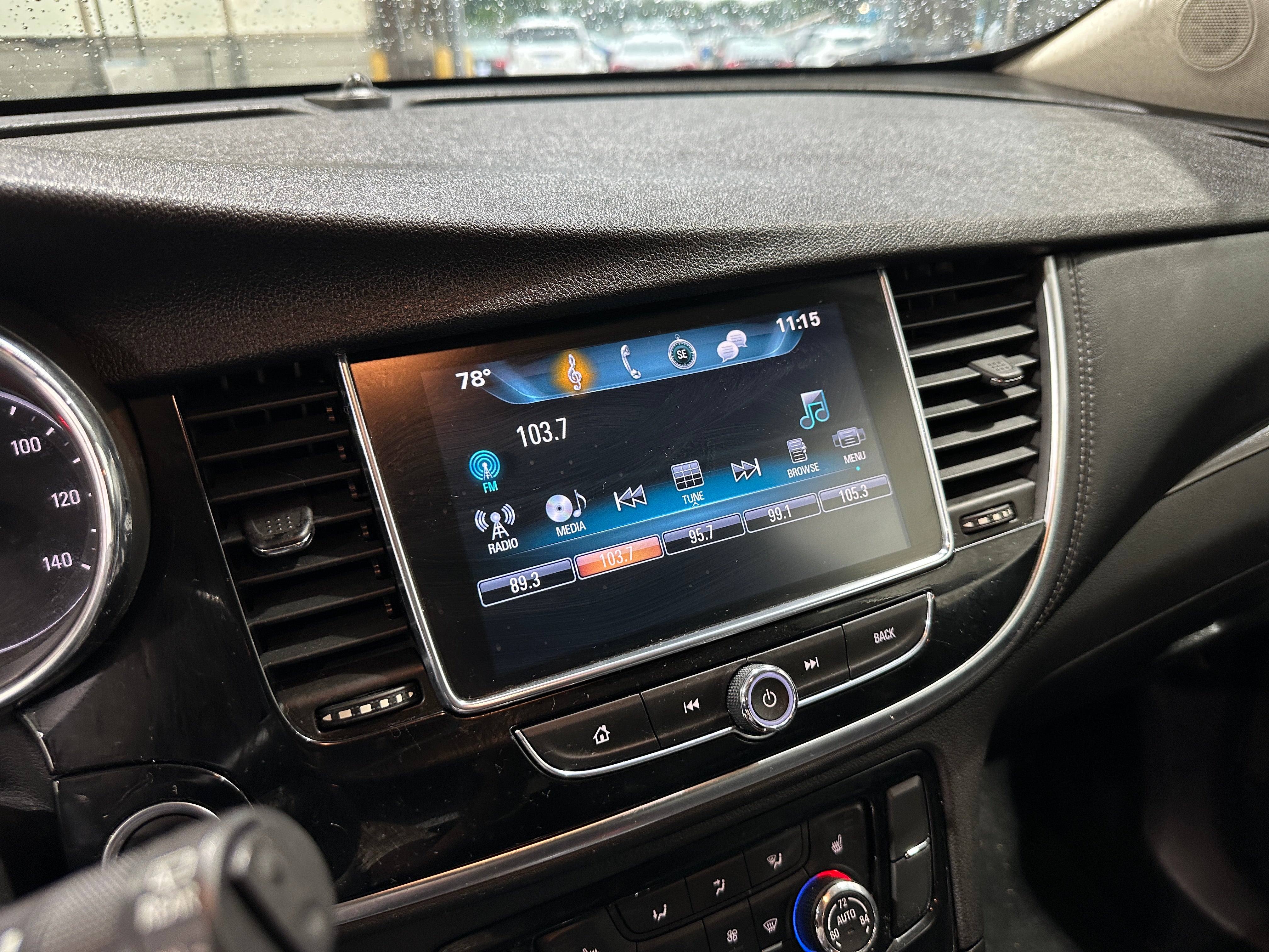 2018 Buick Encore Essence 3