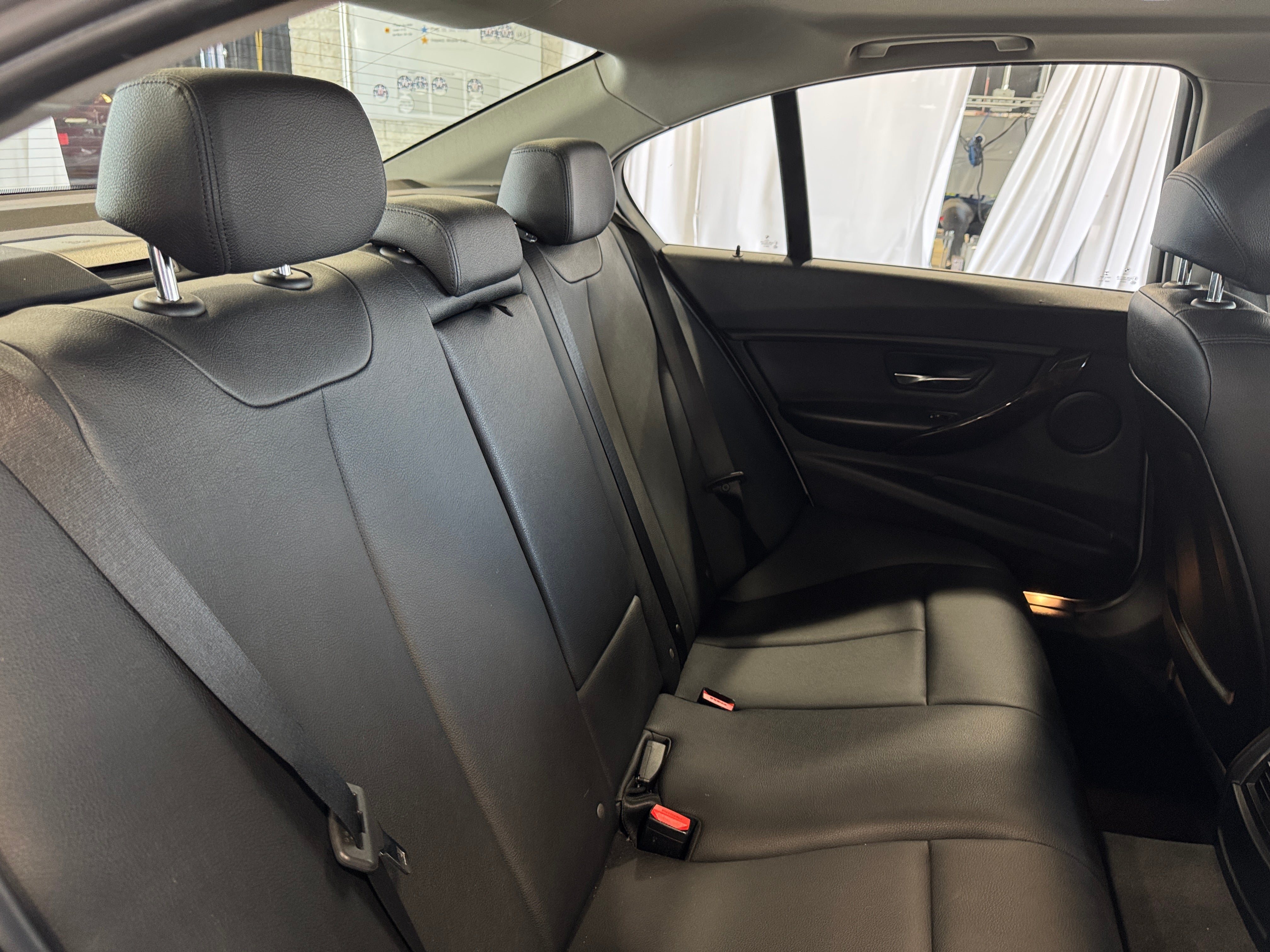 2016 BMW 3 Series 320i 5