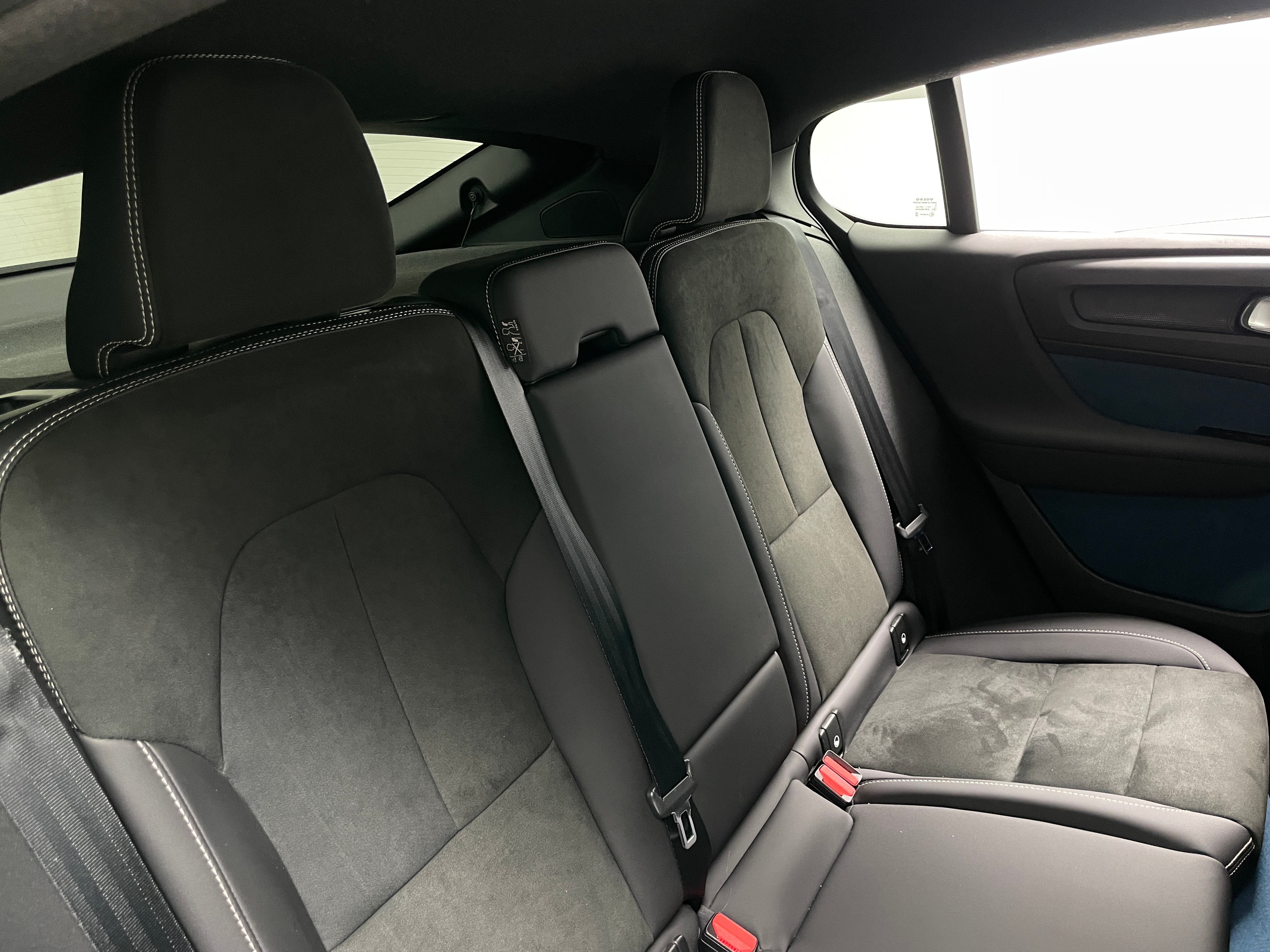 2022 Volvo C40 Ultimate 6