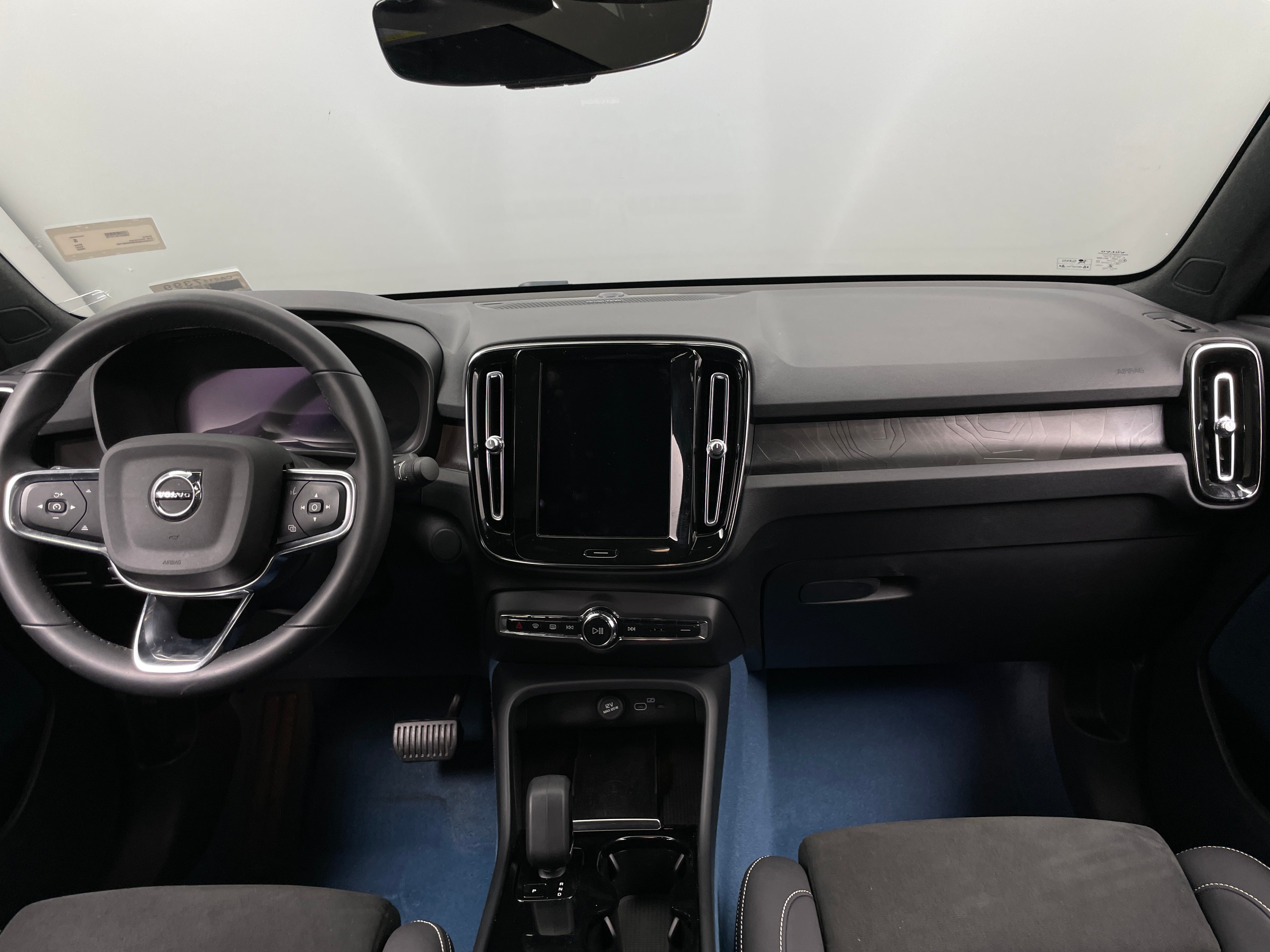 2022 Volvo C40 Ultimate 3
