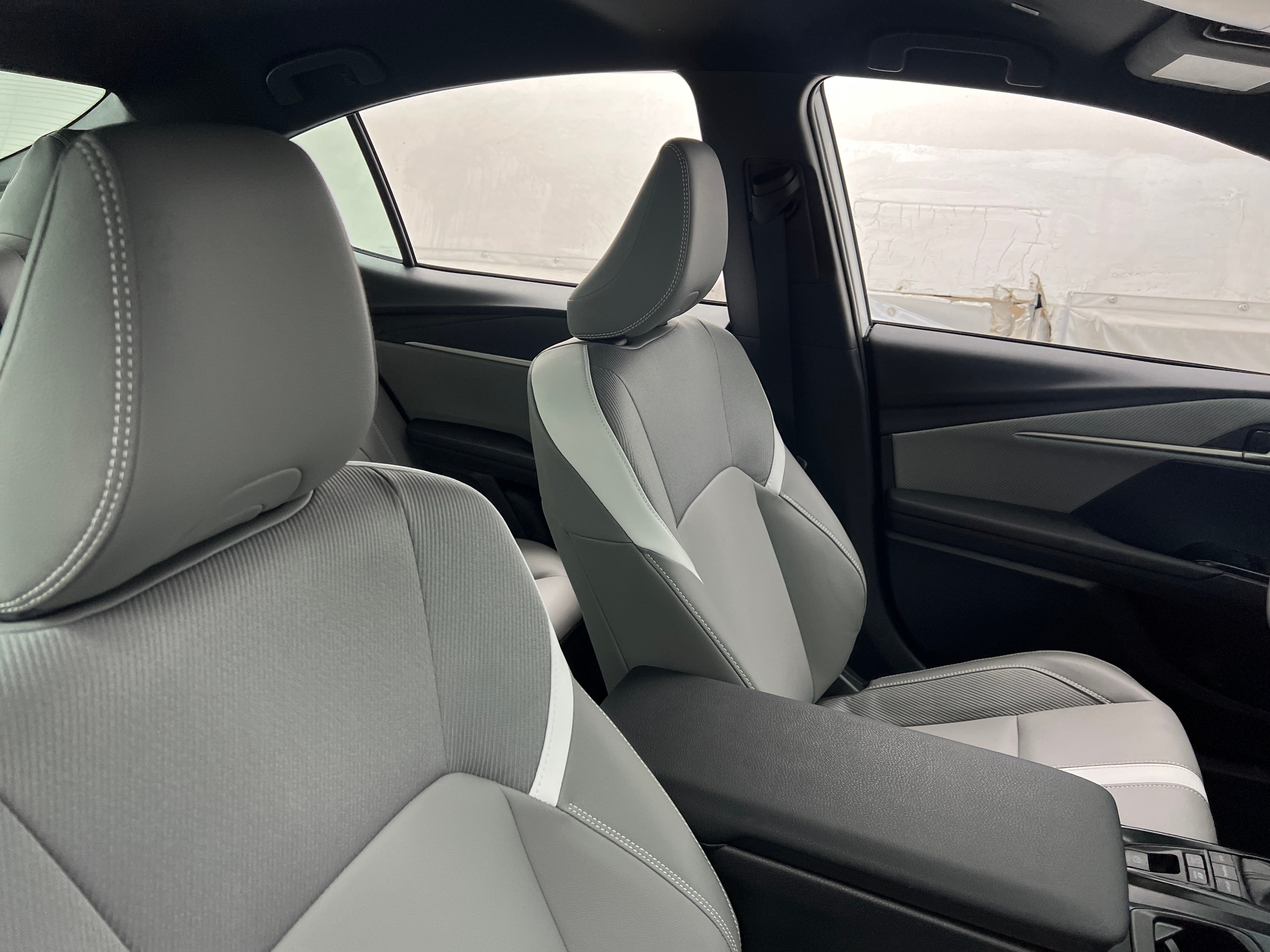 2025 Toyota Camry SE 2