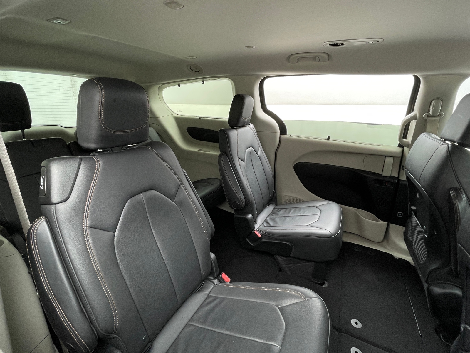 Thumbnail: 2017 Chrysler Pacifica - 5