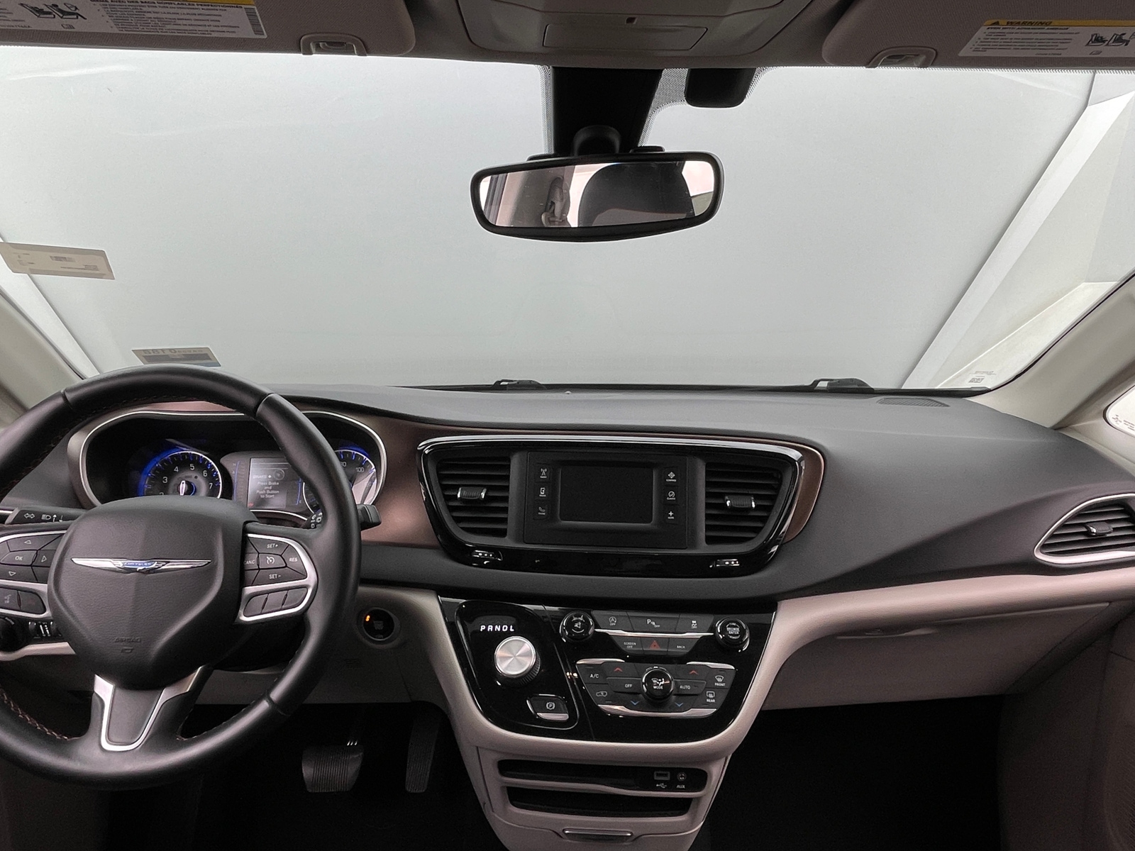 Thumbnail: 2017 Chrysler Pacifica - 2