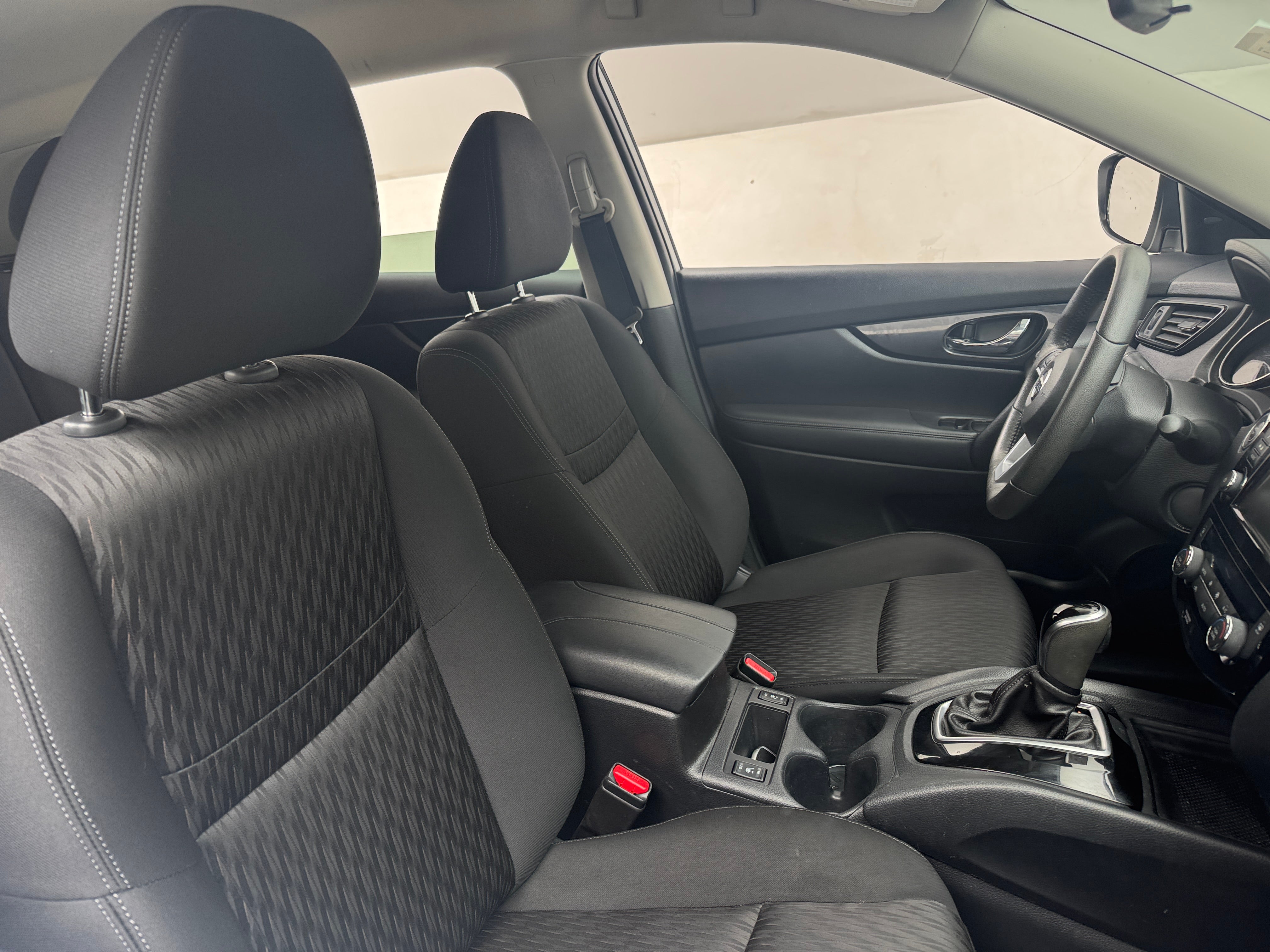 2019 Nissan Rogue SV 2