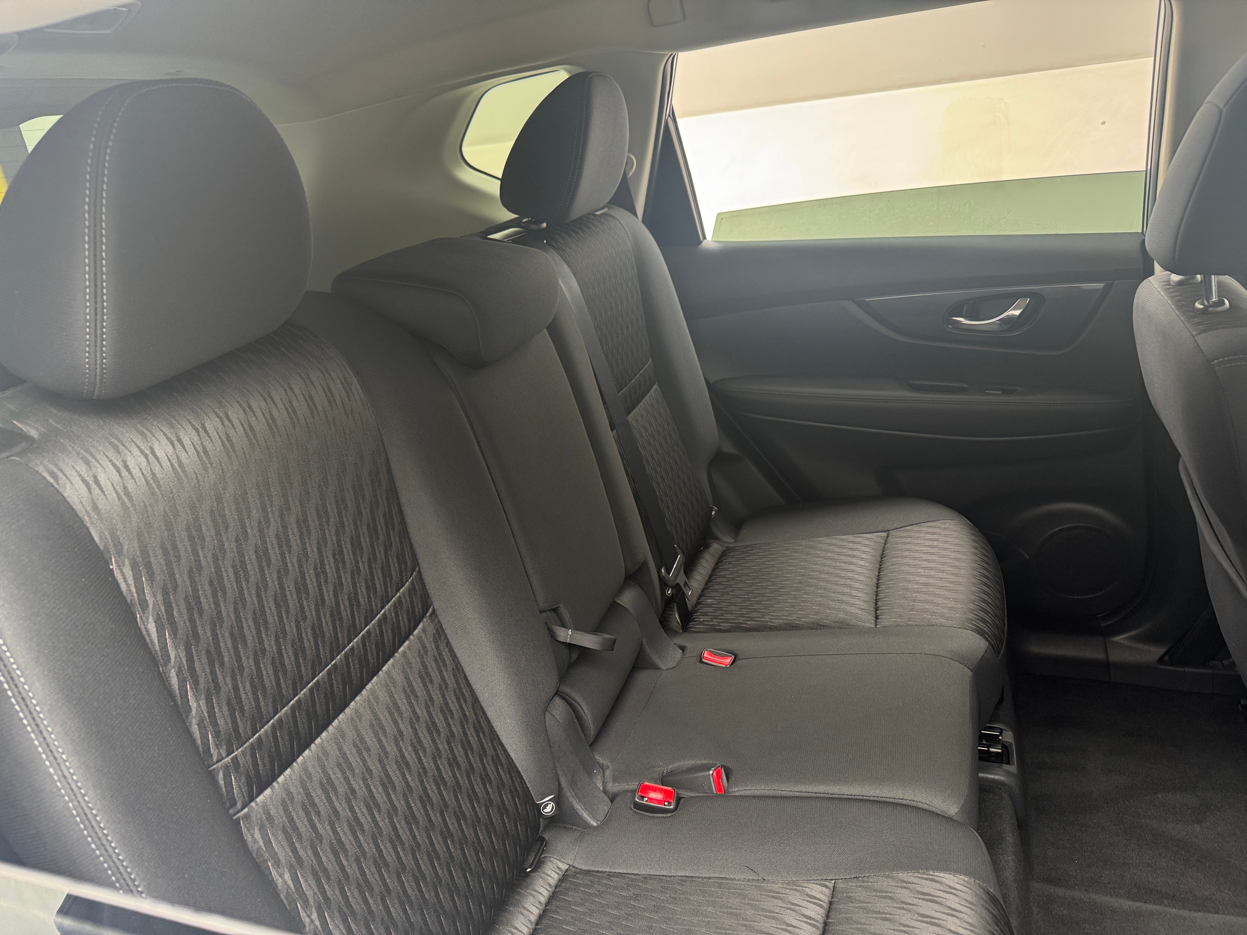 2019 Nissan Rogue SV 6