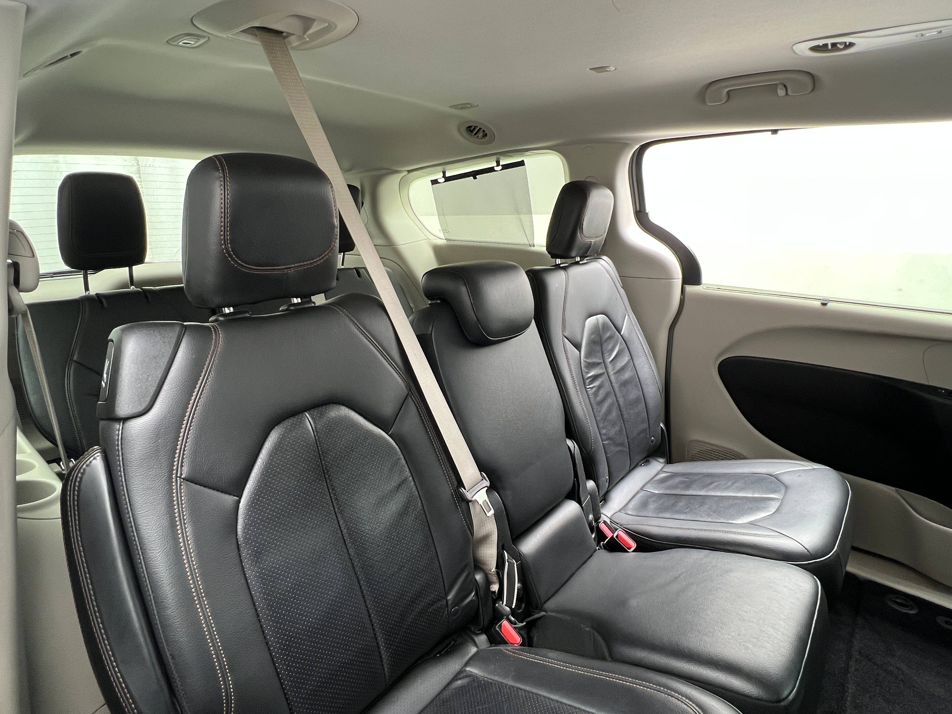 2017 Chrysler Pacifica  5