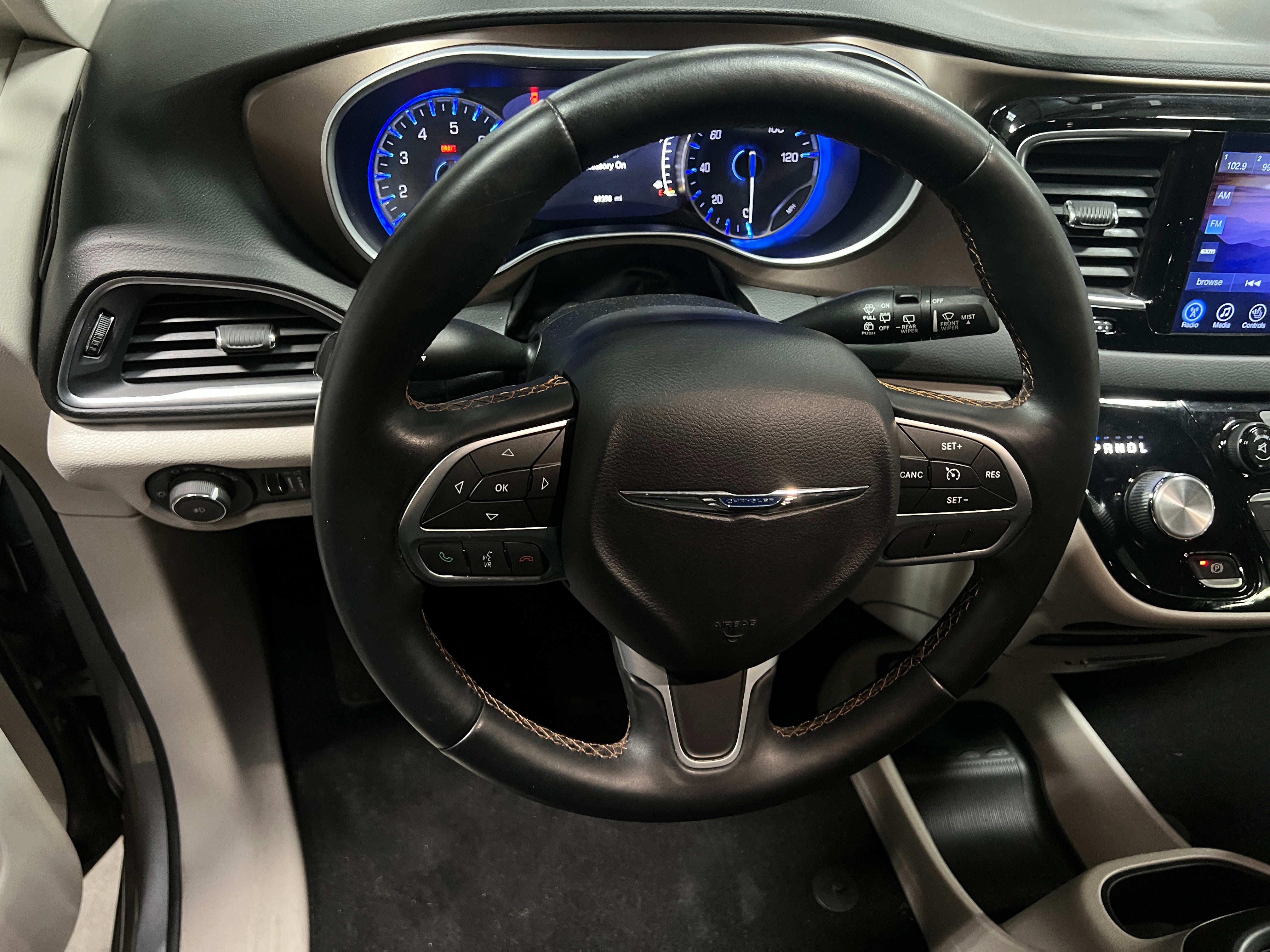 2017 Chrysler Pacifica  4