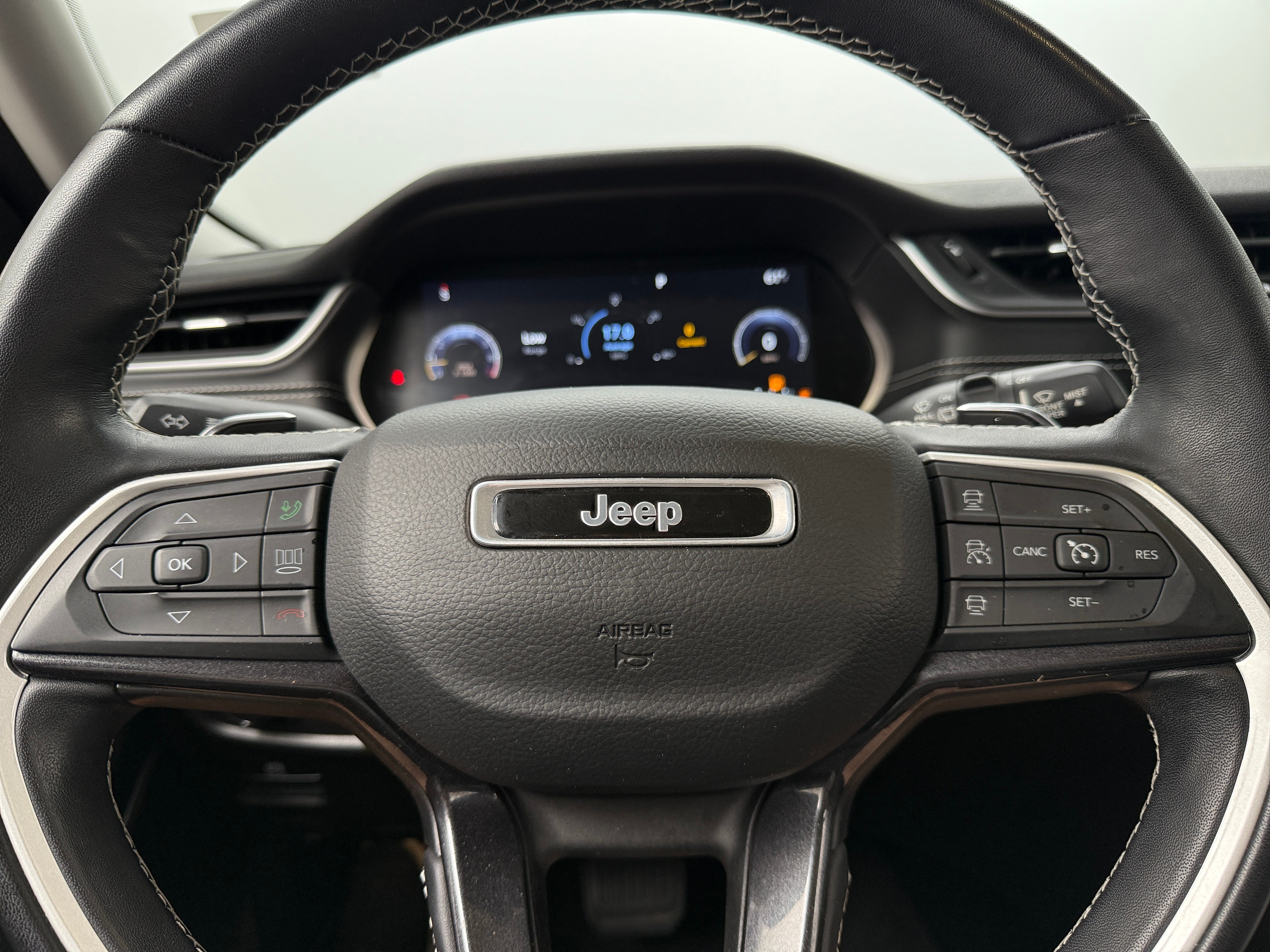 2022 Jeep Grand Cherokee Laredo 5