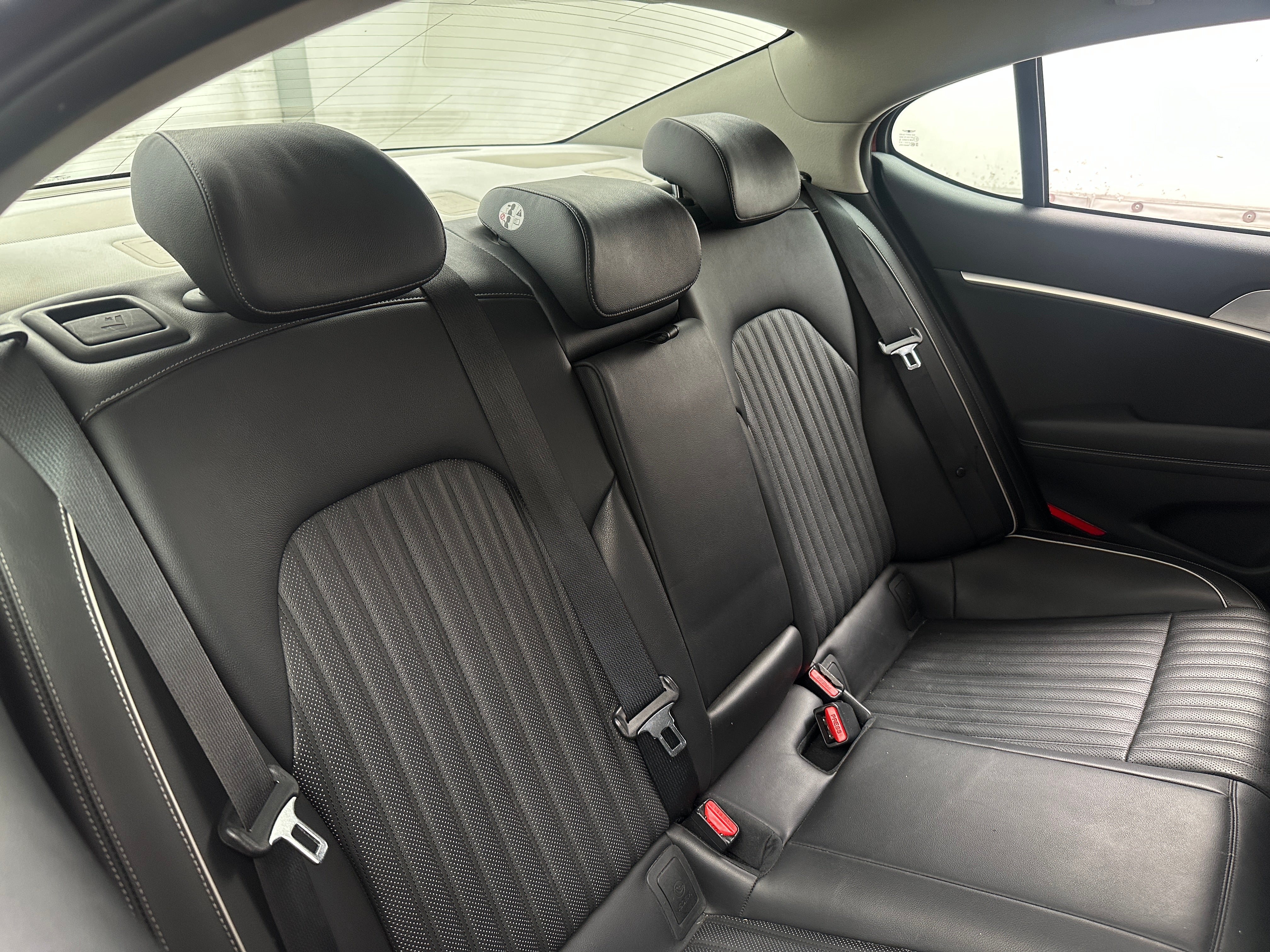 2020 Genesis G70 2.0T 5