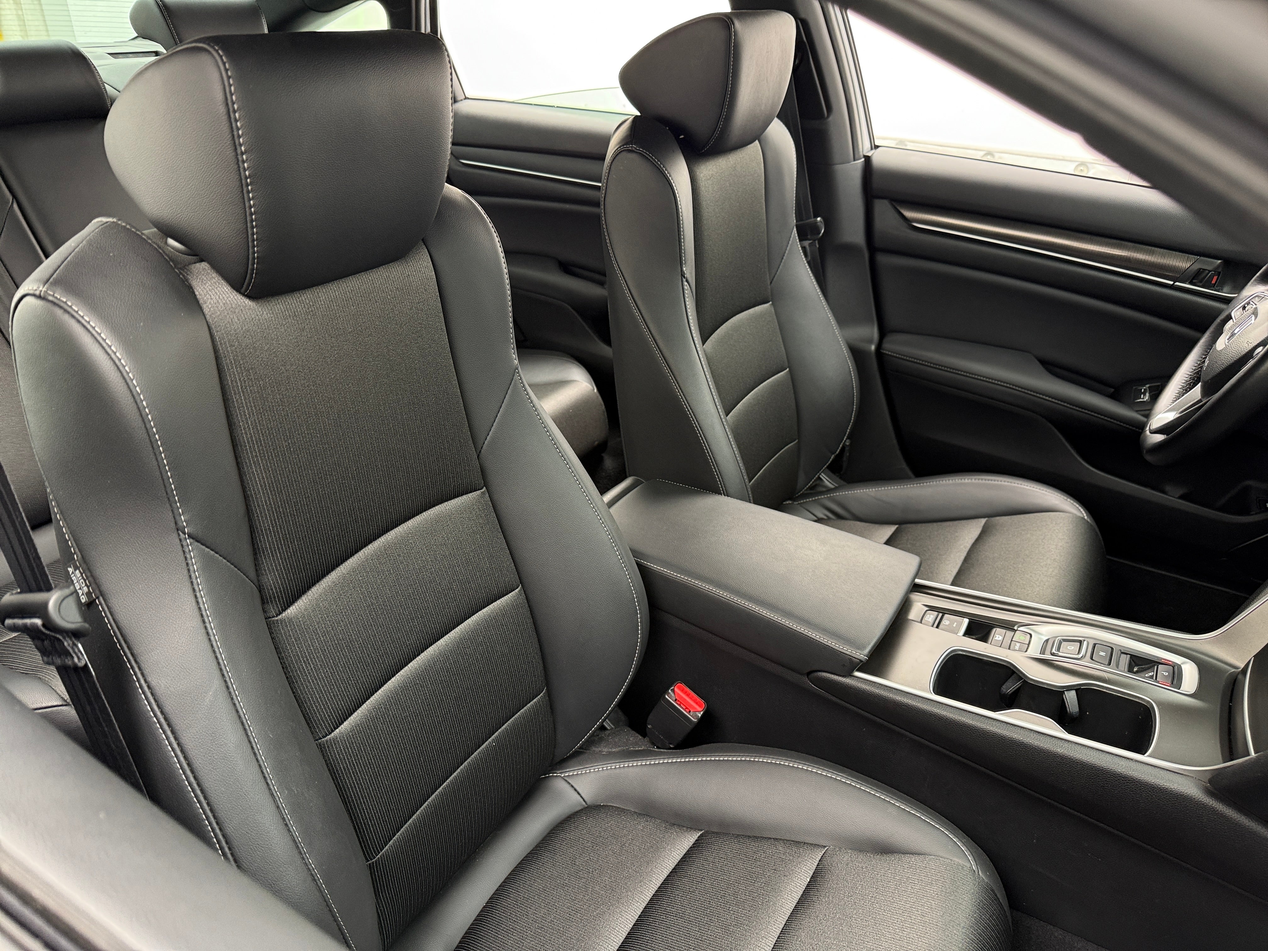 2022 Honda Accord Sport 2