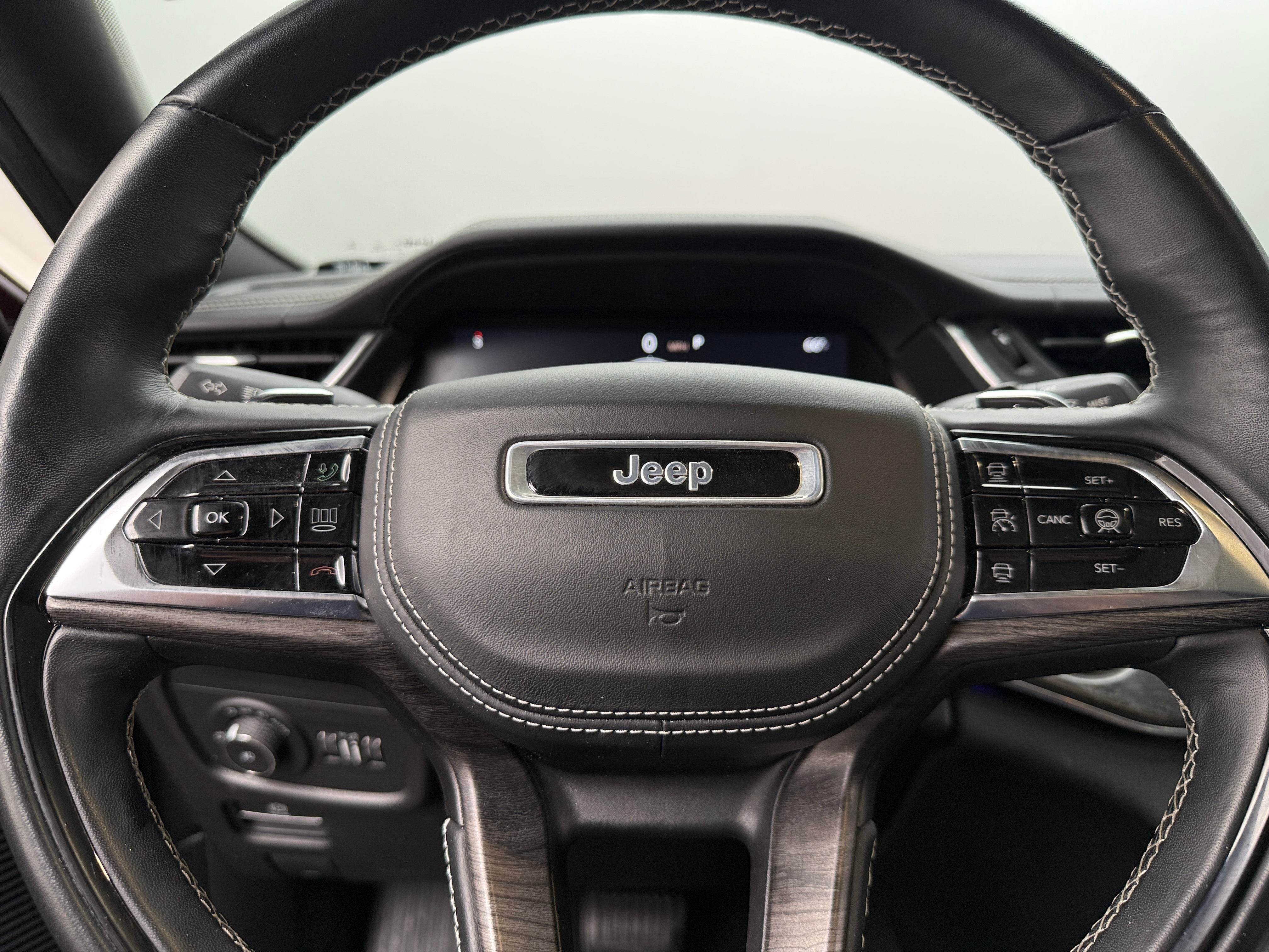 2021 Jeep Grand Cherokee L Overland 4