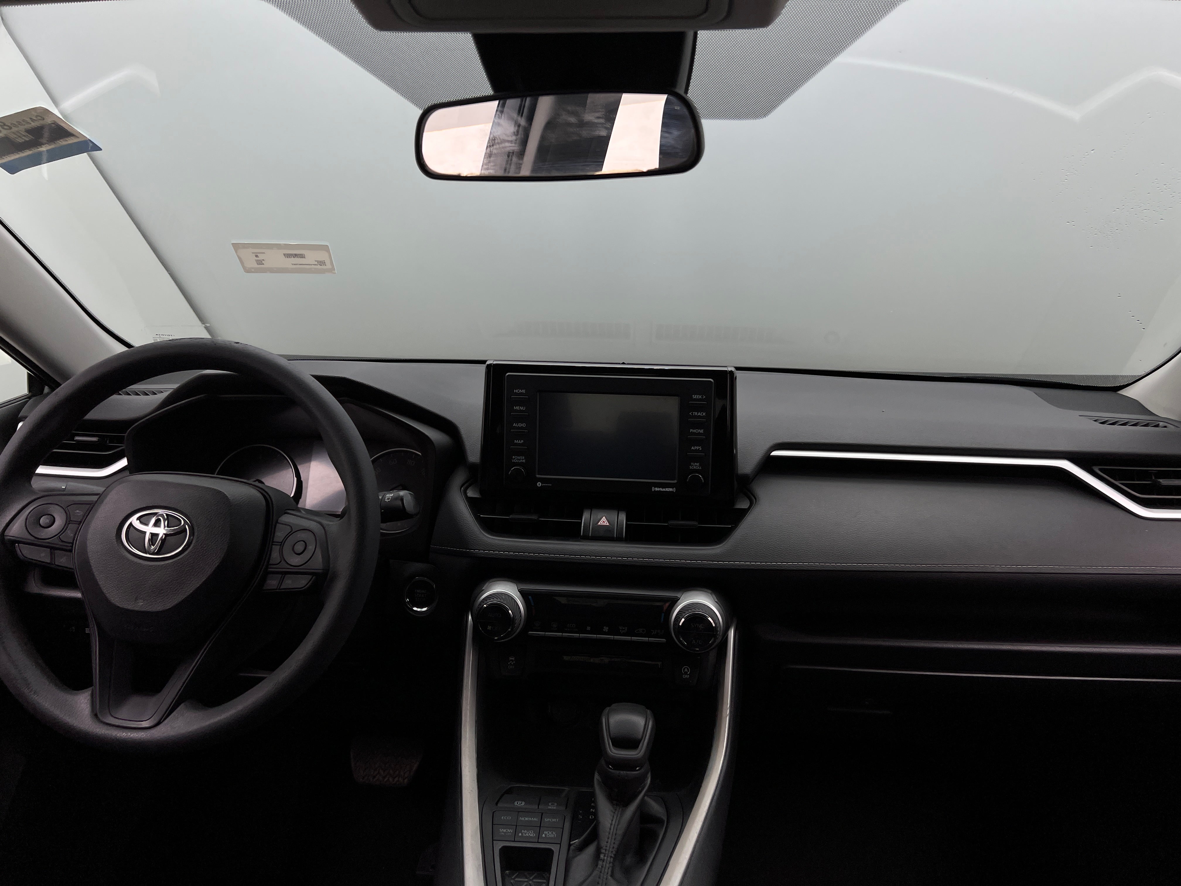 2022 Toyota RAV4 XLE 3