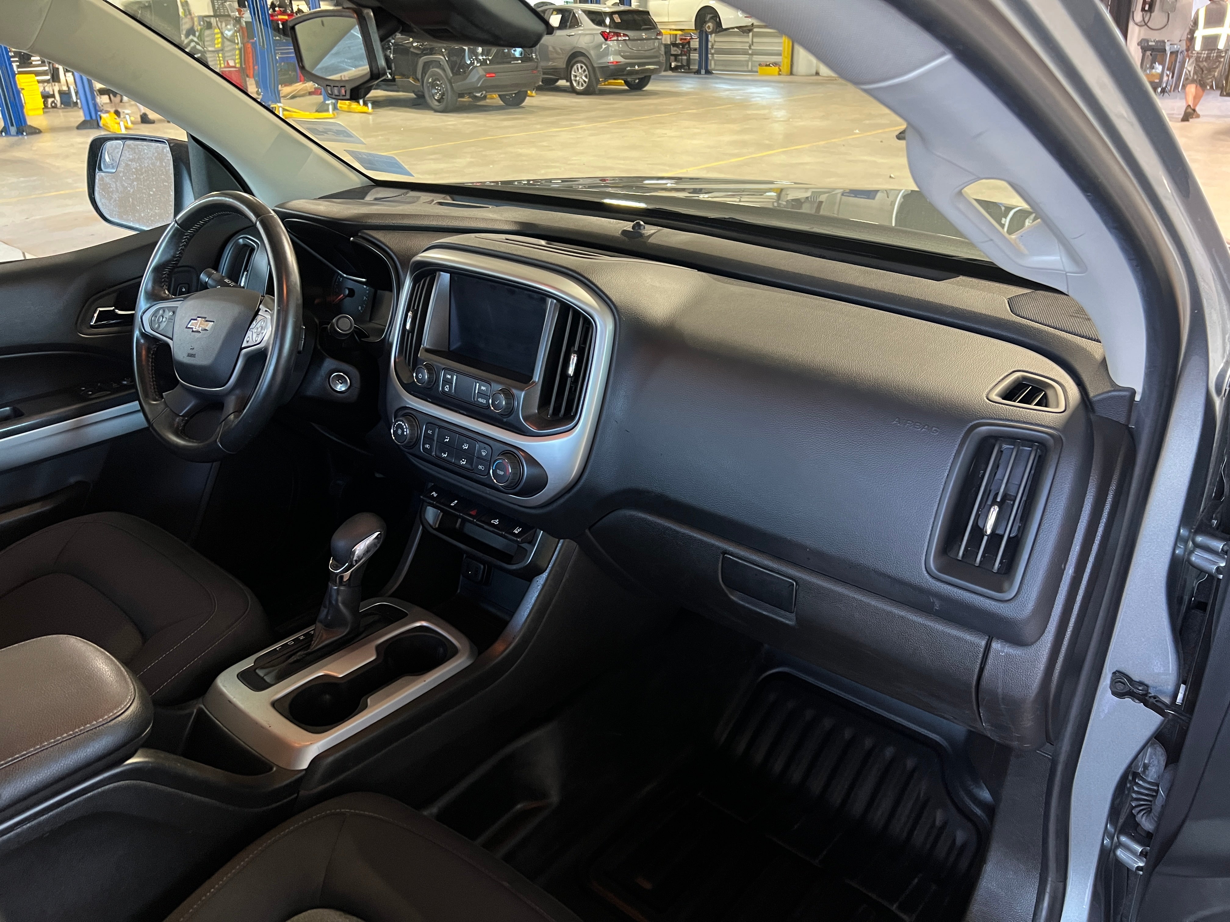 2022 Chevrolet Colorado LT 3