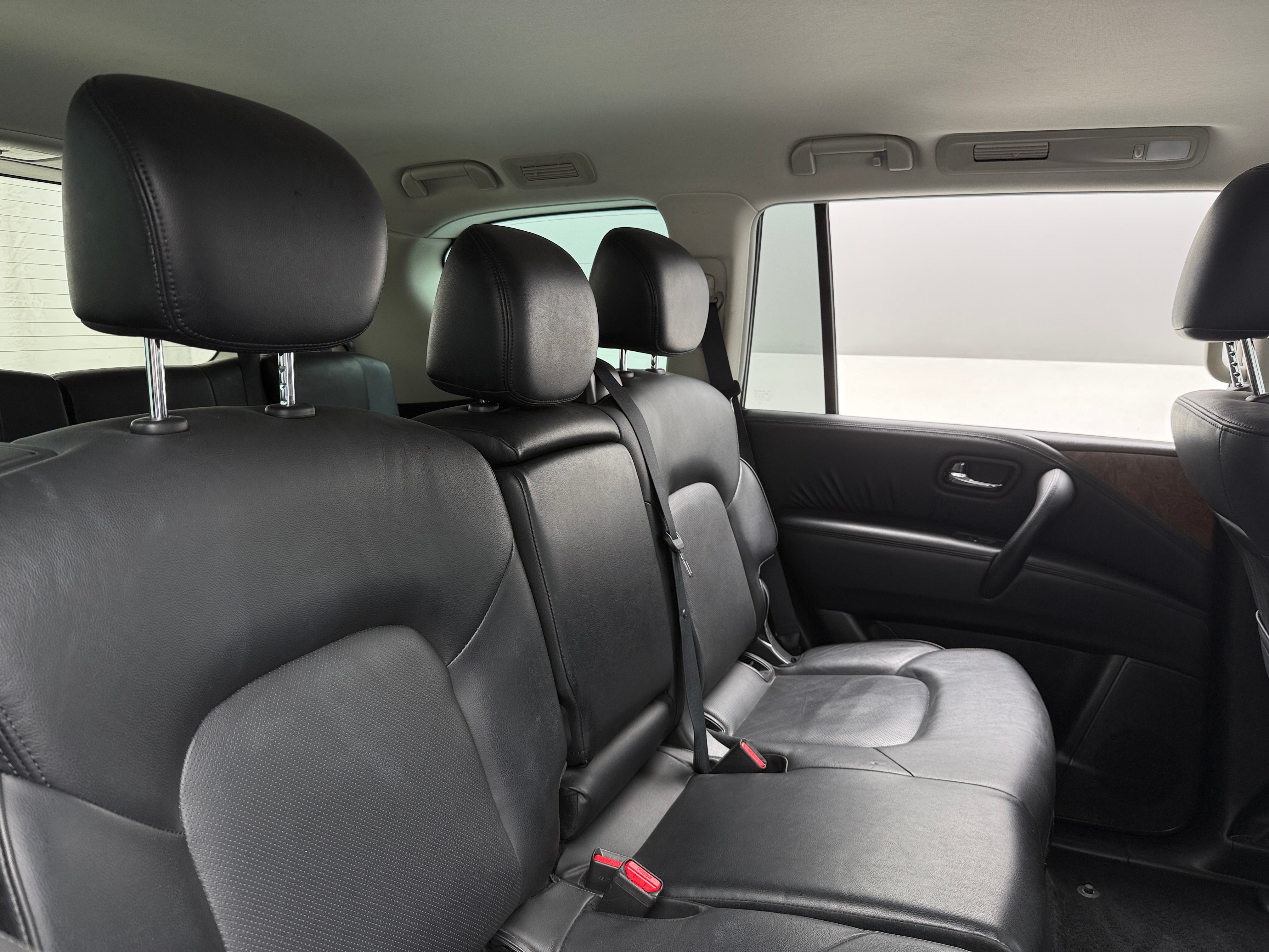 2023 Nissan Armada SL 5