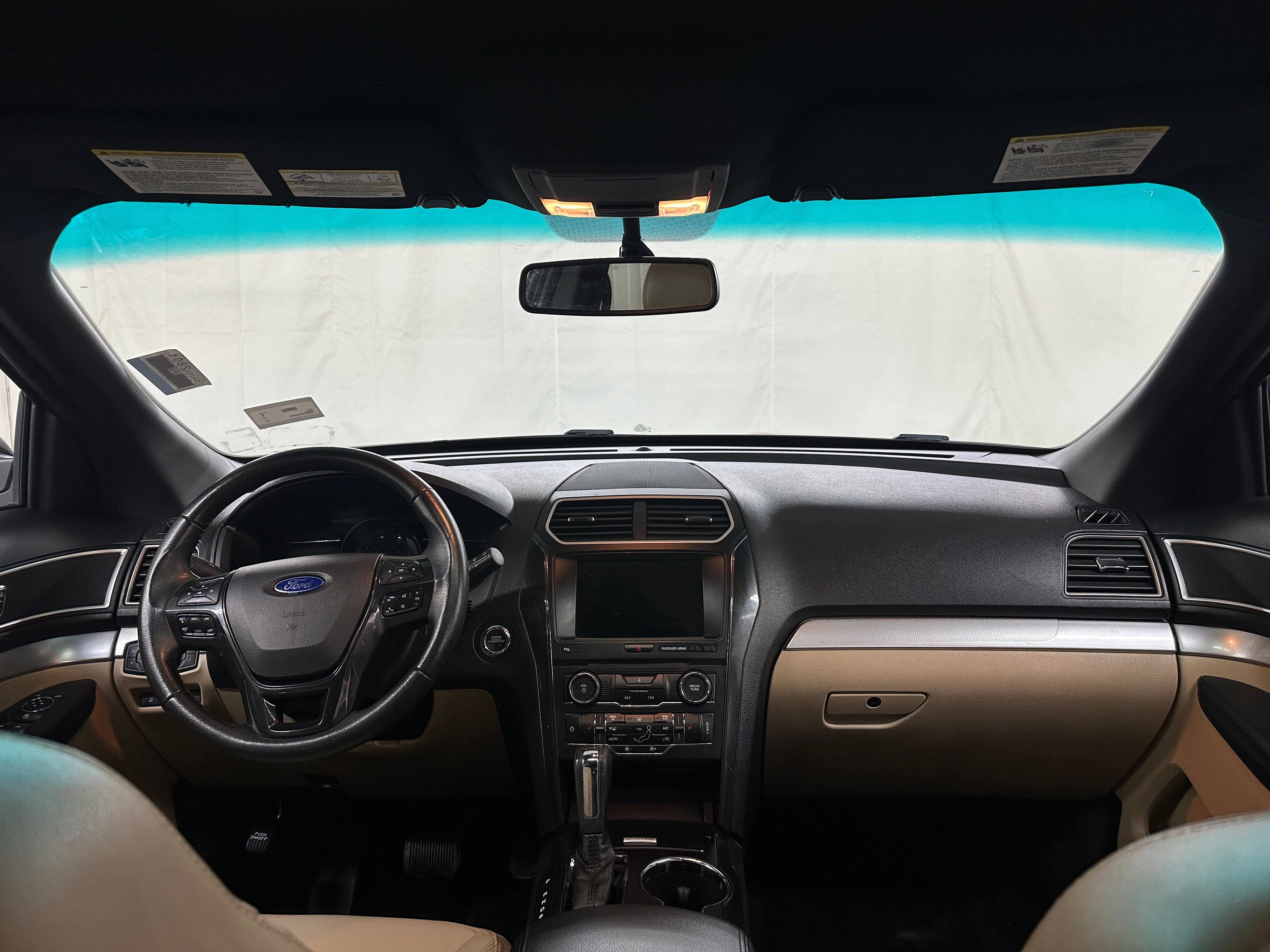 2016 Ford Explorer XLT 2