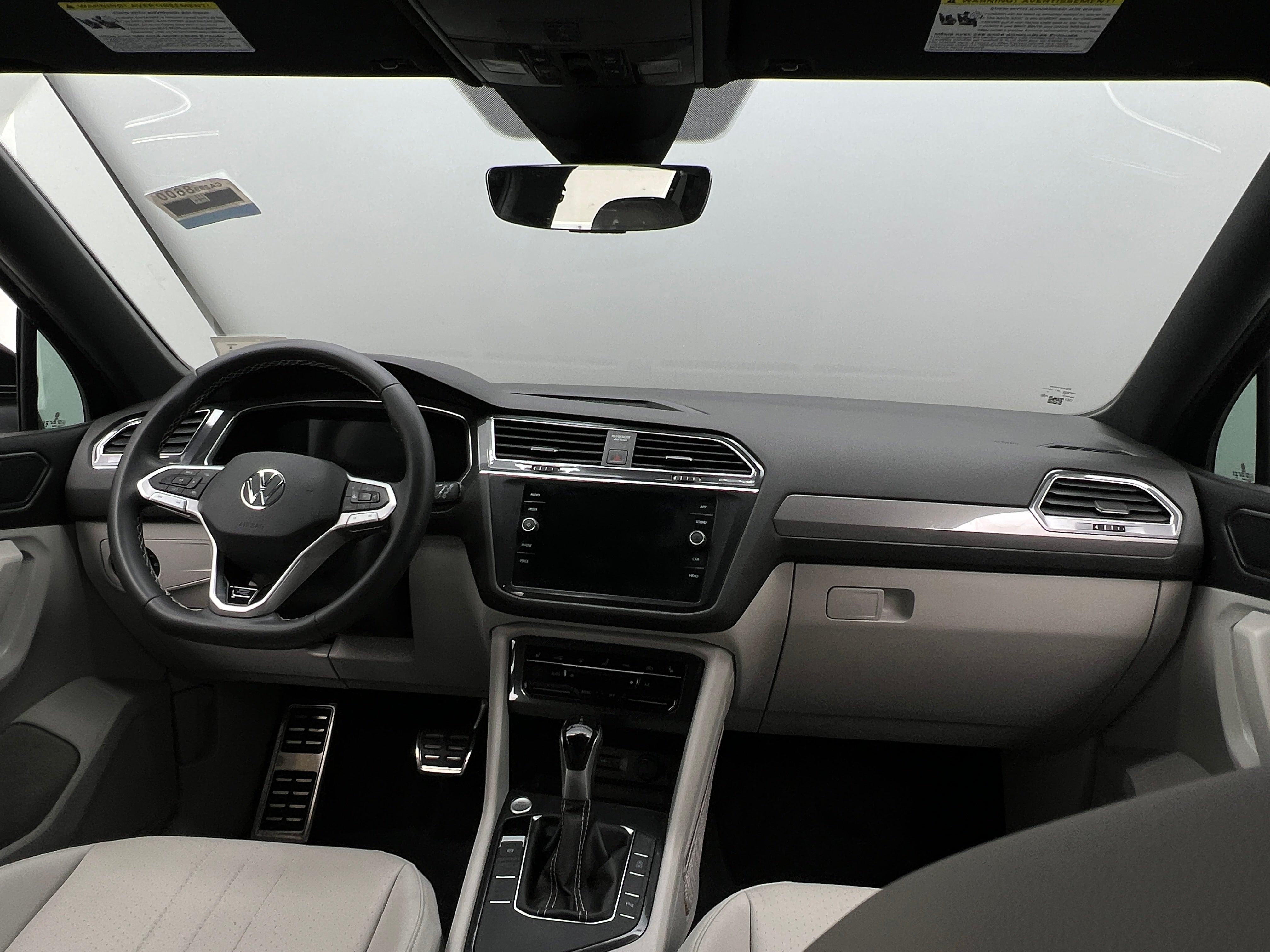 2023 Volkswagen Tiguan SE R-Line Black 2