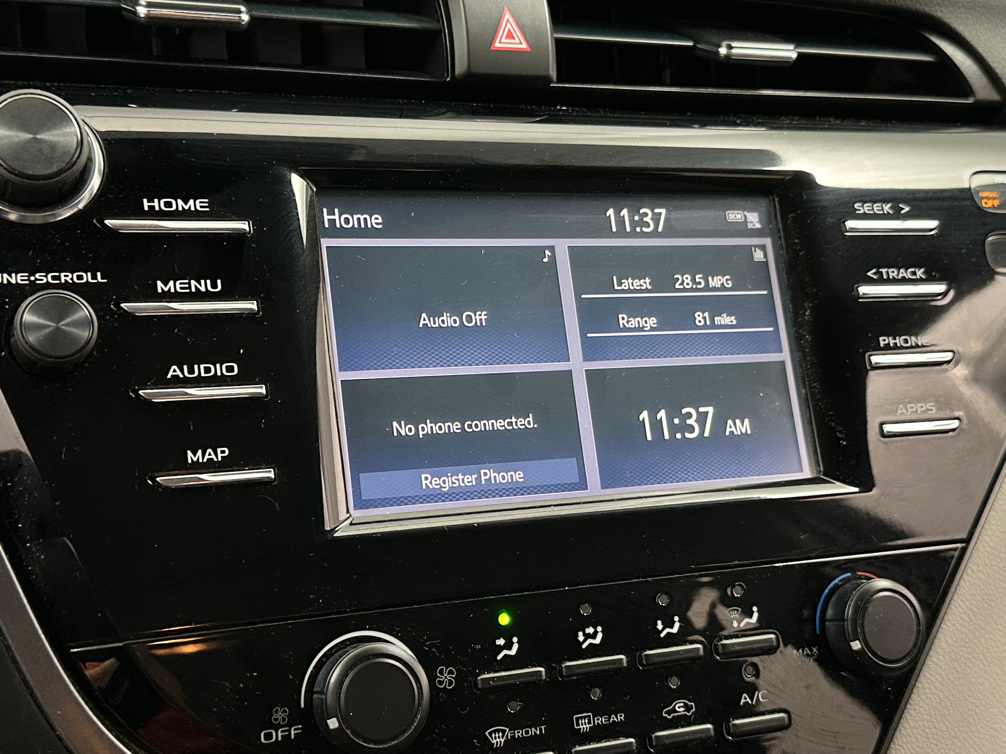2019 Toyota Camry LE 4