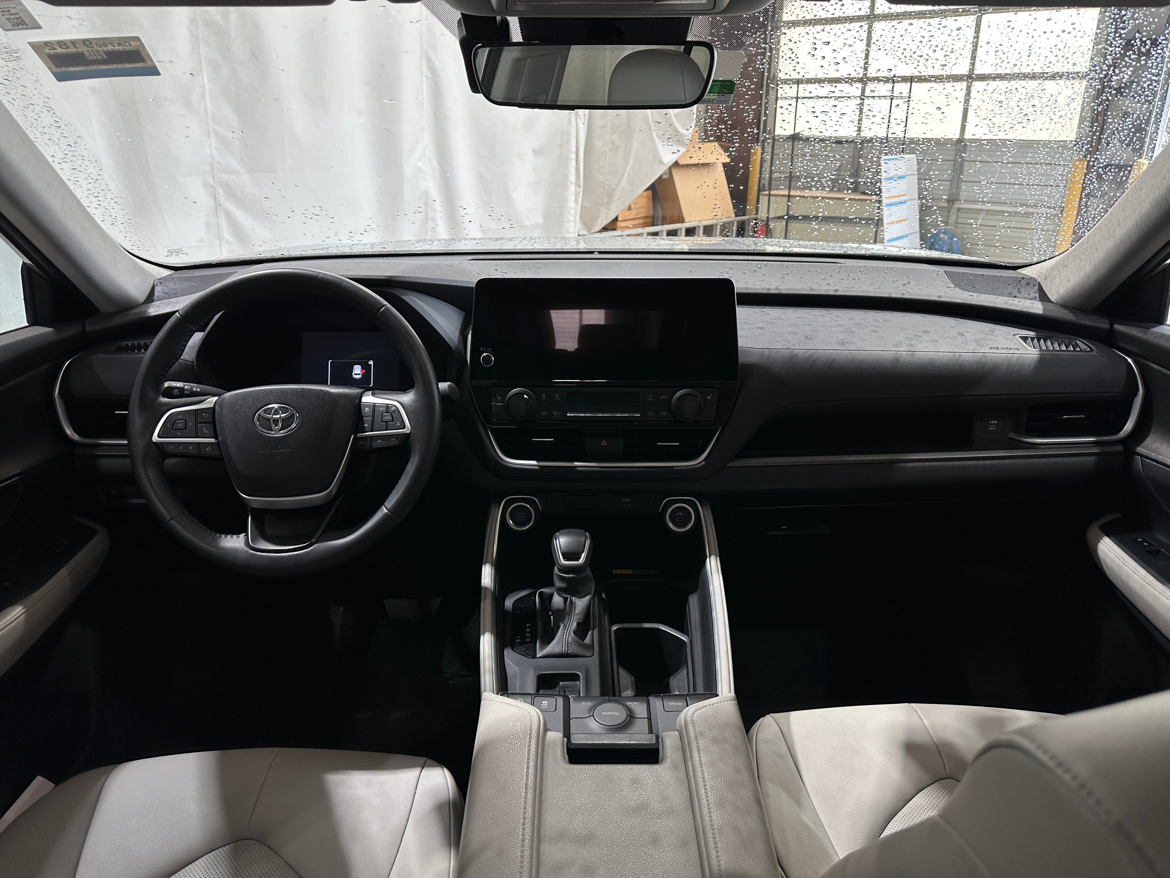 2024 Toyota Grand Highlander XLE 2