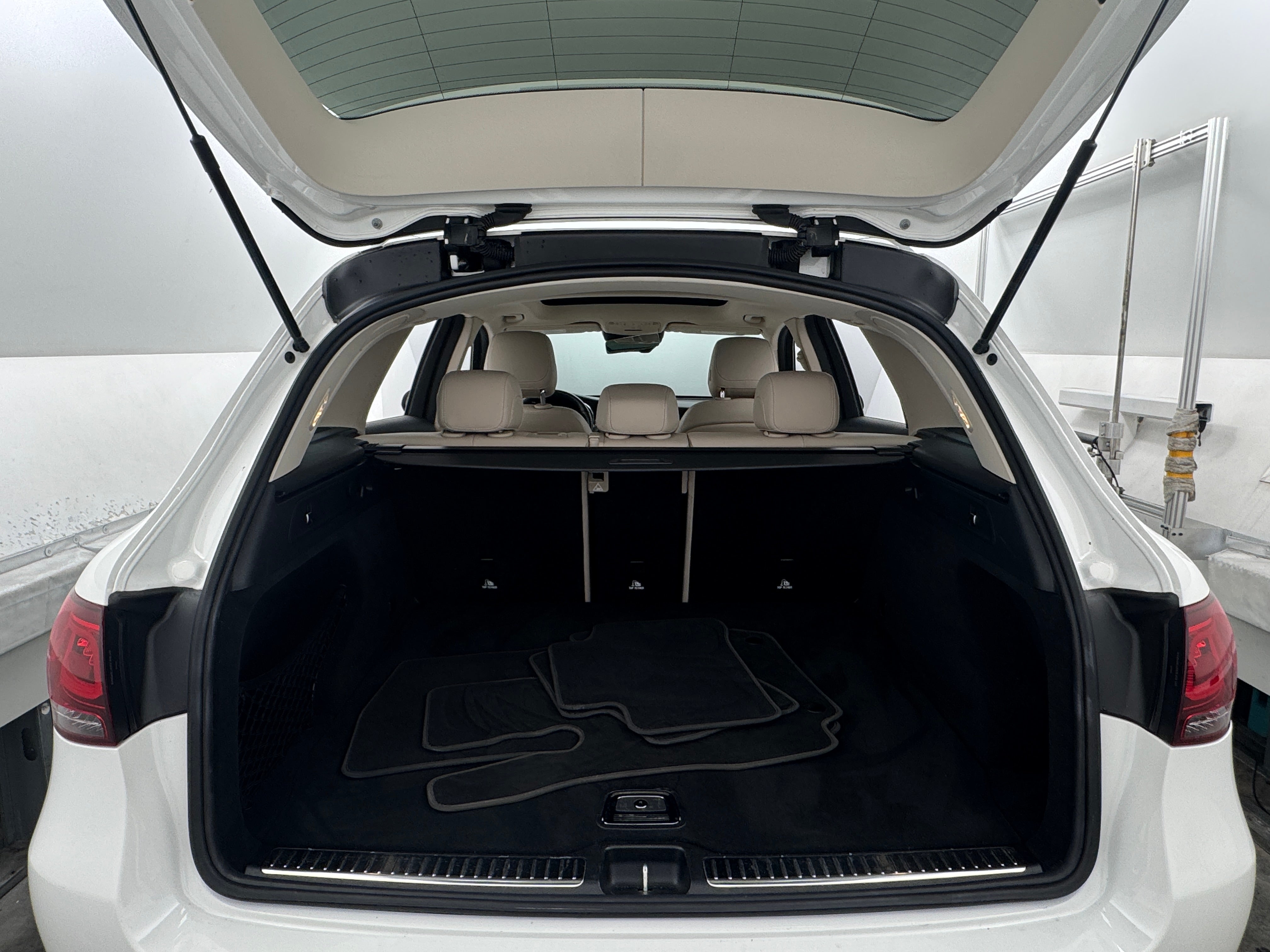 2021 Mercedes-Benz GLC 300 6