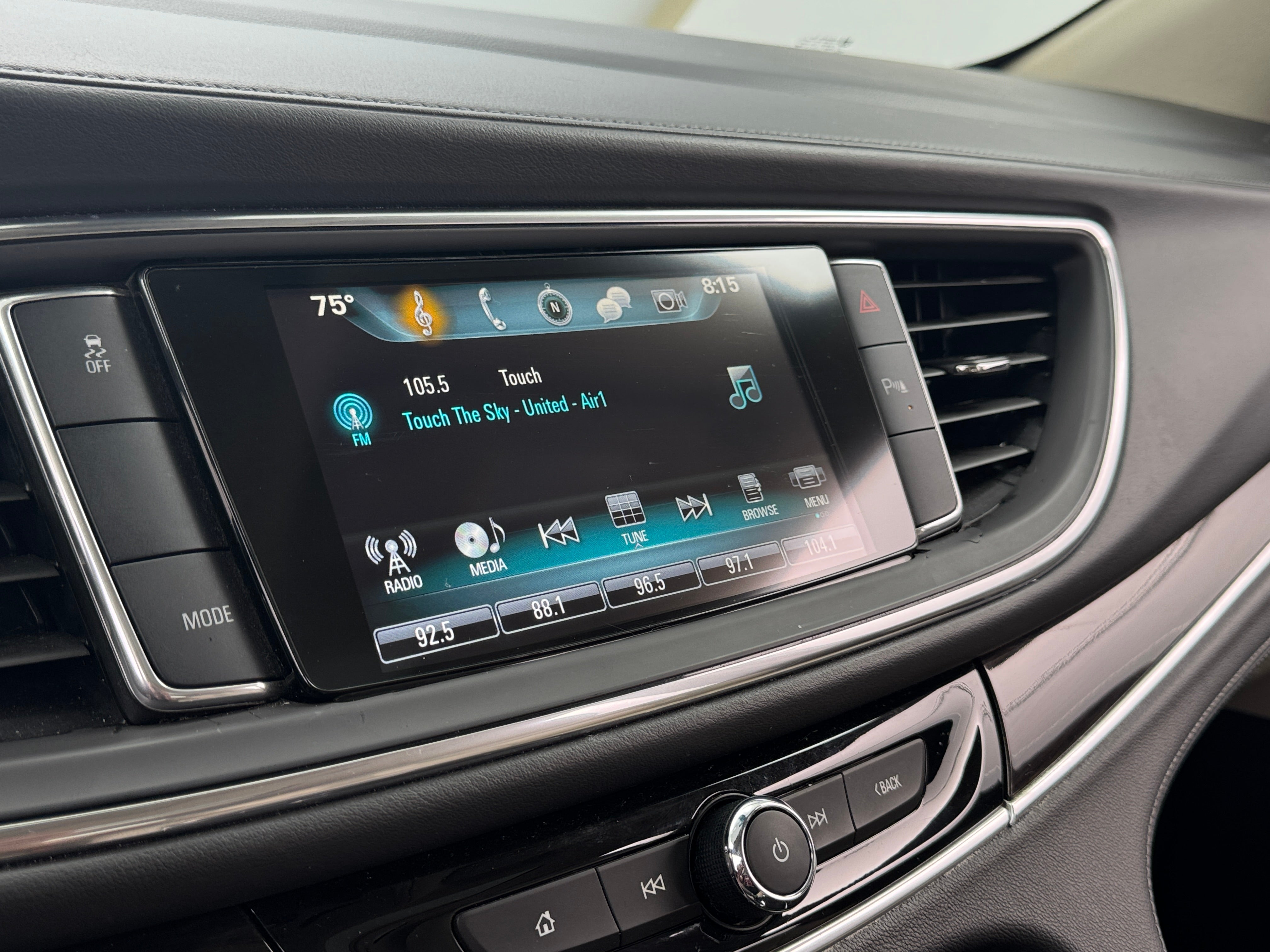 2019 Buick Enclave Essence 3