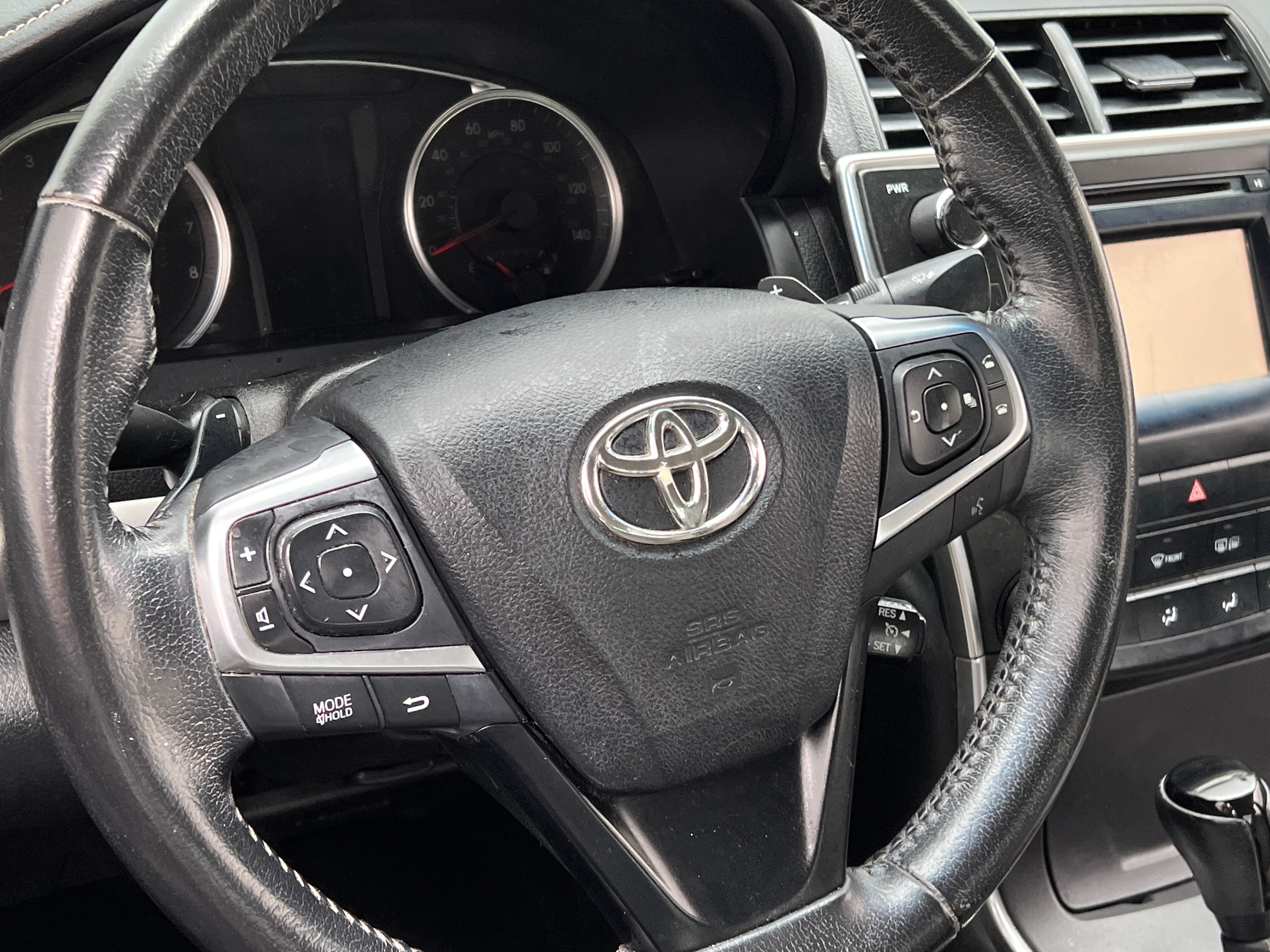 2016 Toyota Camry SE 4