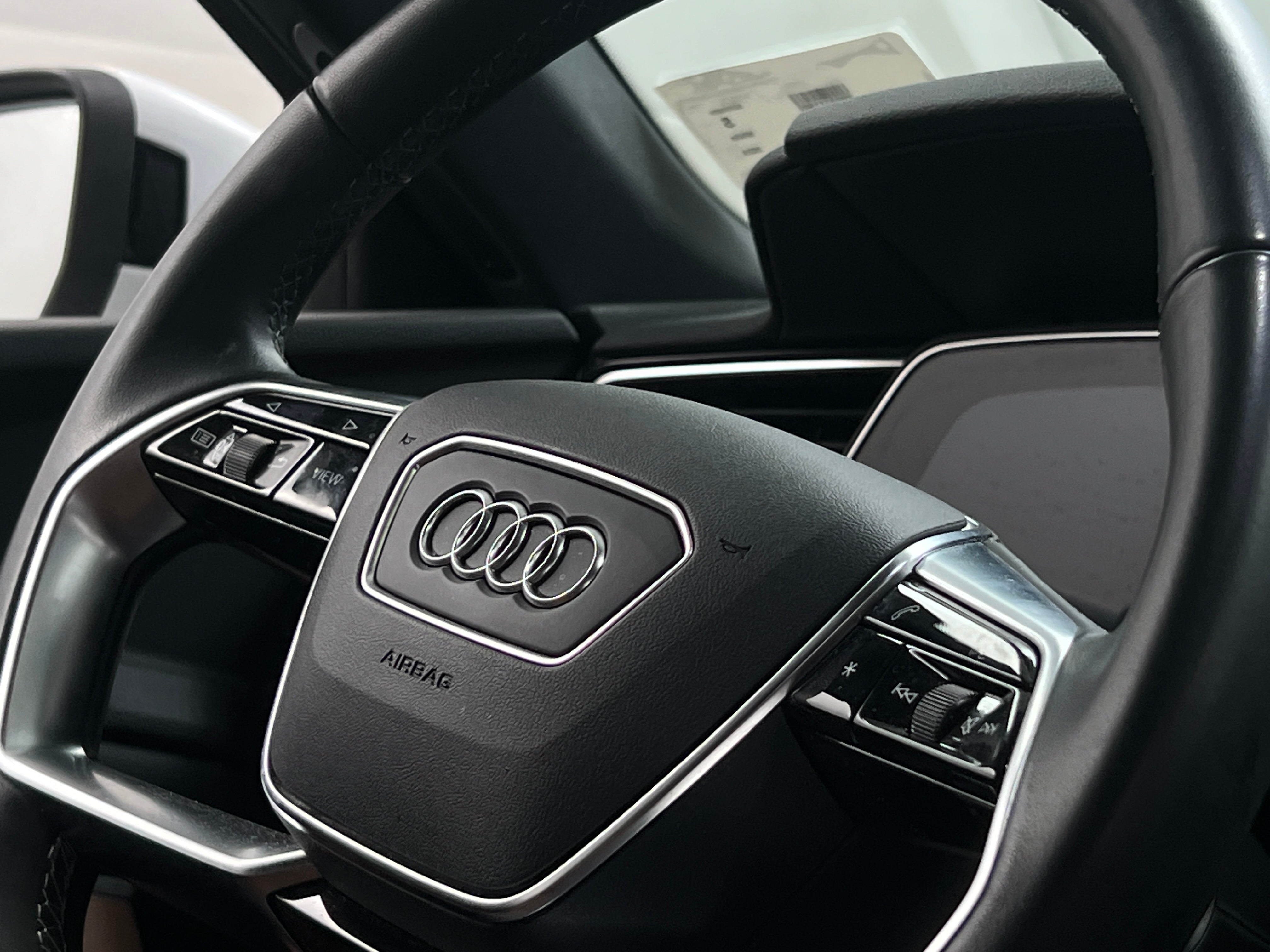 2024 Audi Q8 e-tron Premium Plus 4