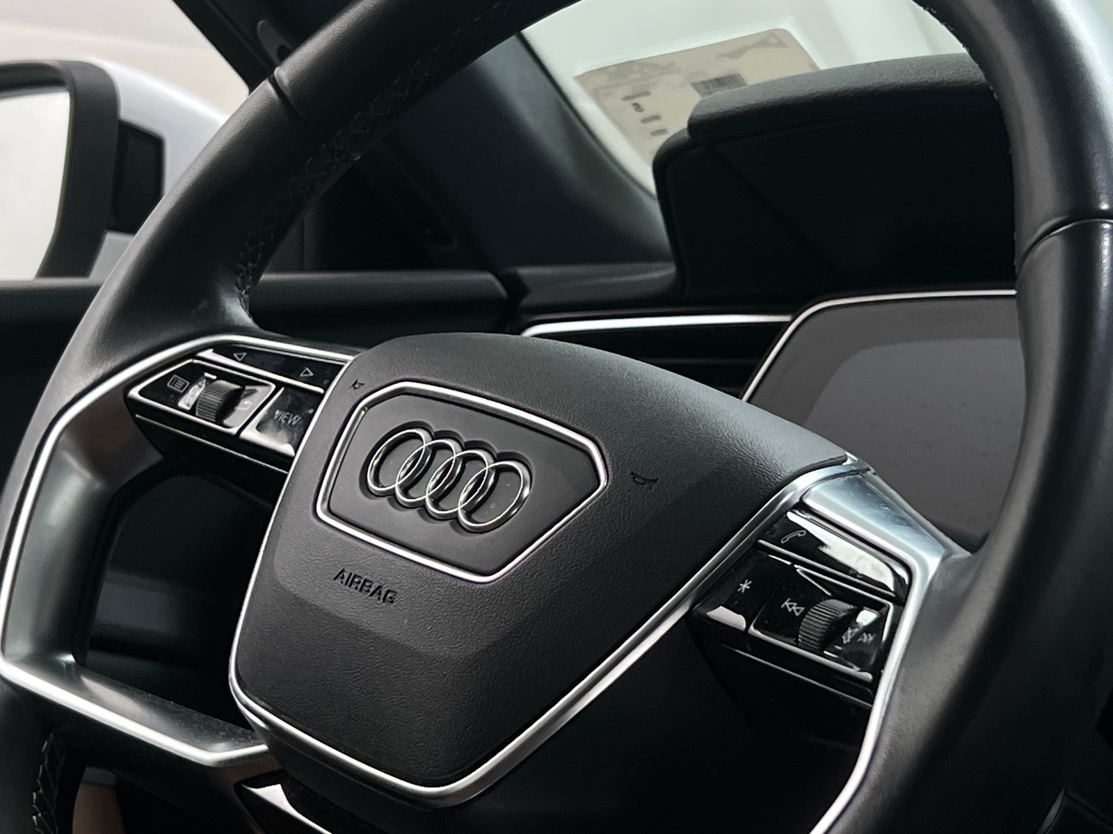 Thumbnail: 2024 Audi Q8 e-tron - 4
