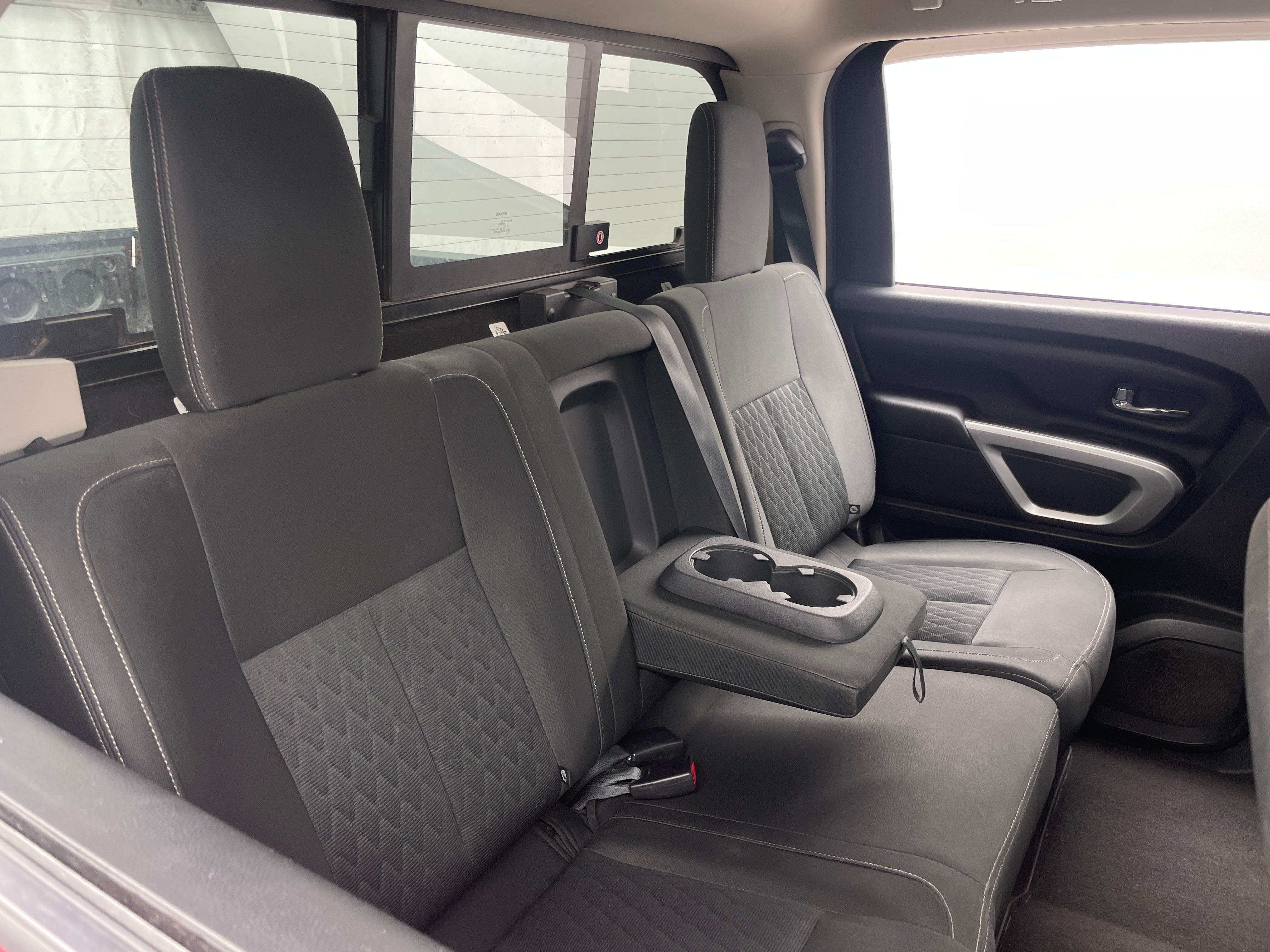 2017 Nissan Titan SV 6