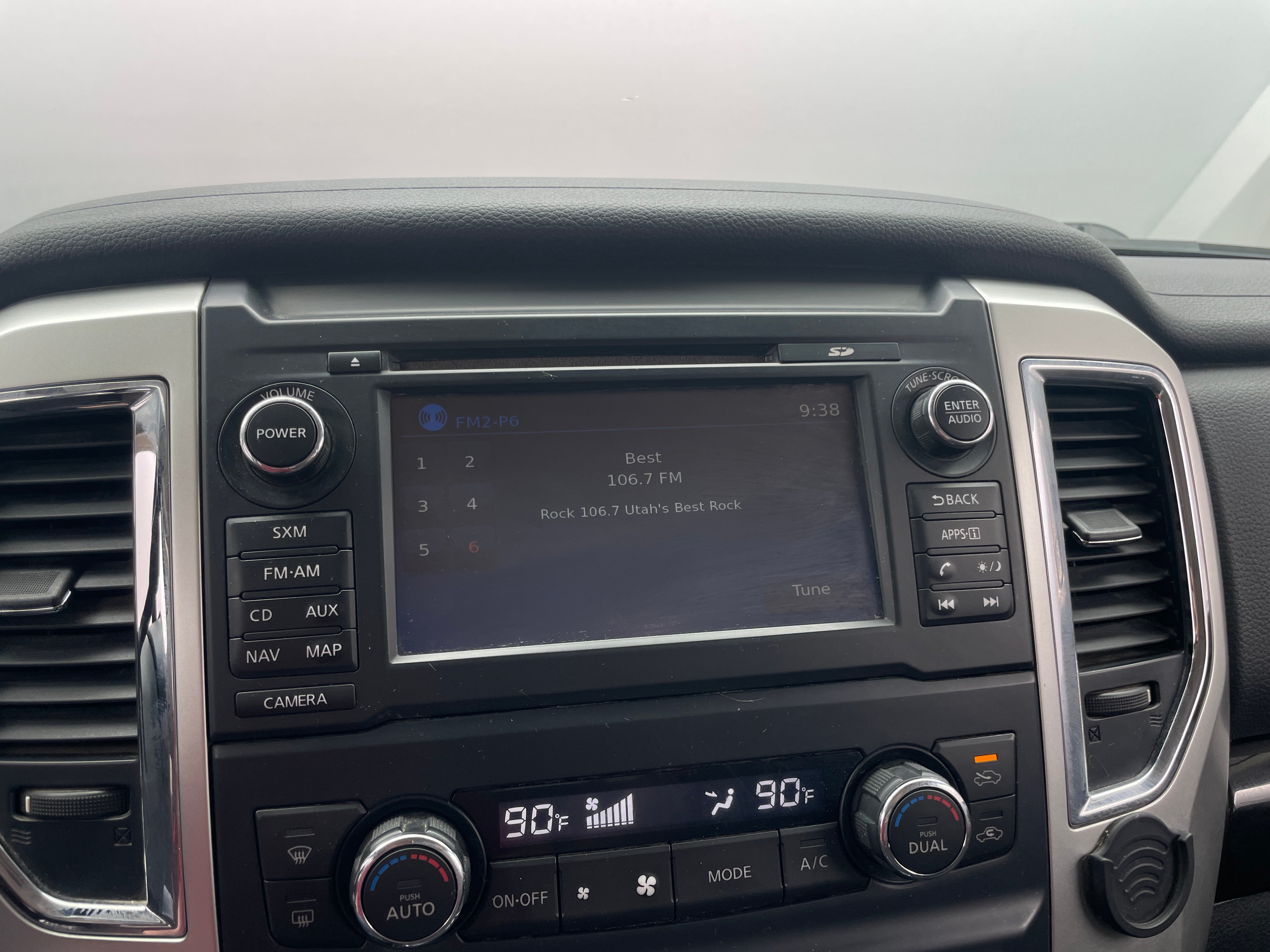 2017 Nissan Titan SV 4