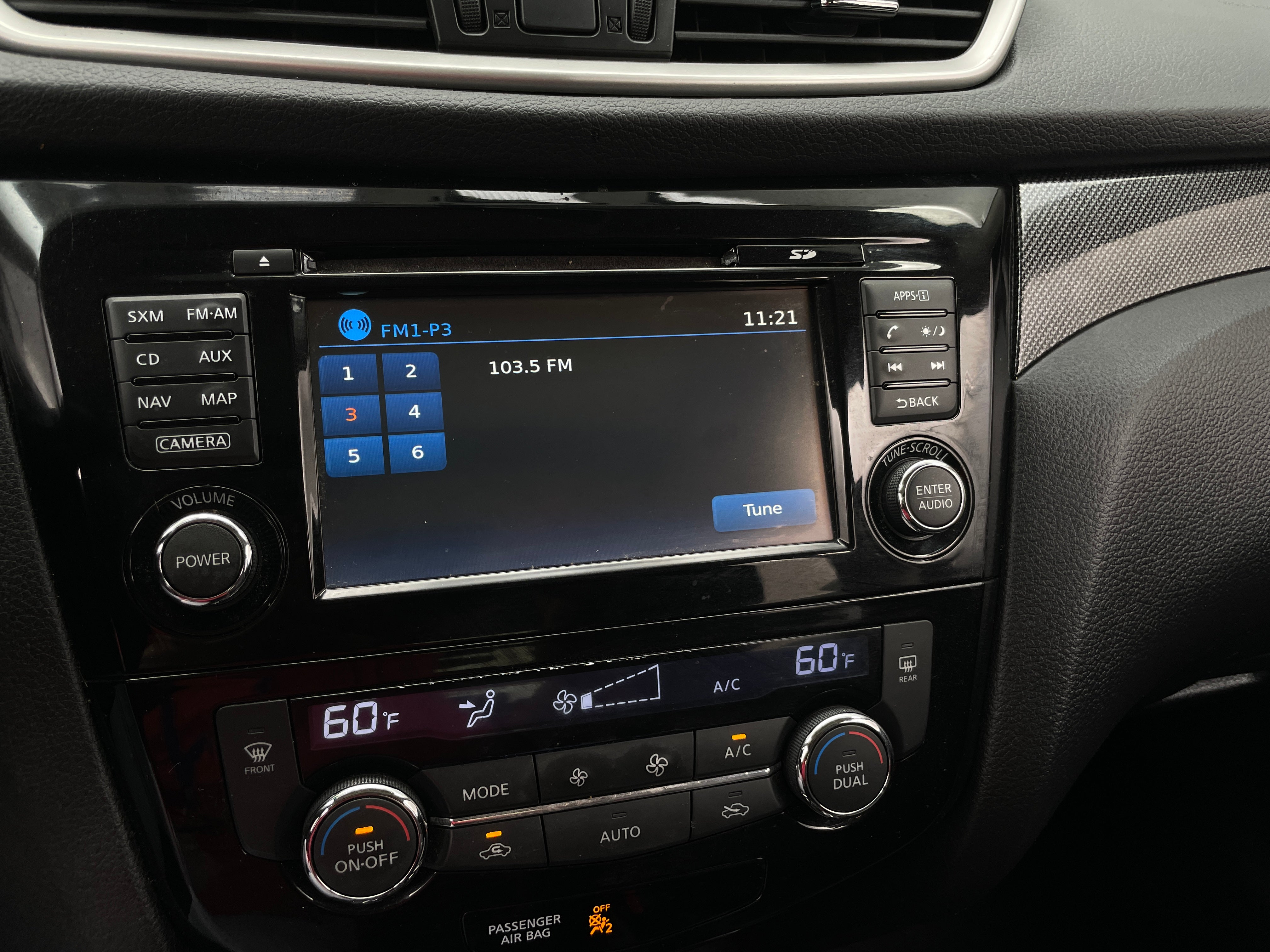2016 Nissan Rogue SL 3