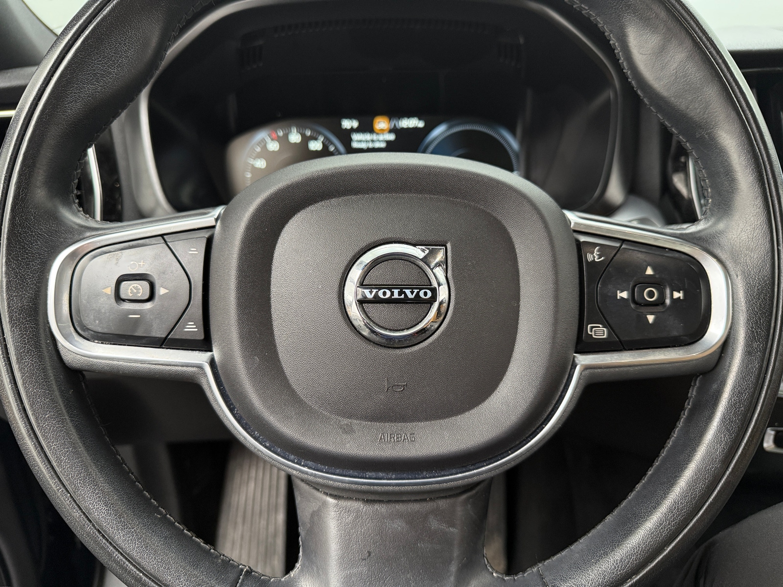 Thumbnail: 2020 Volvo XC60 - 4