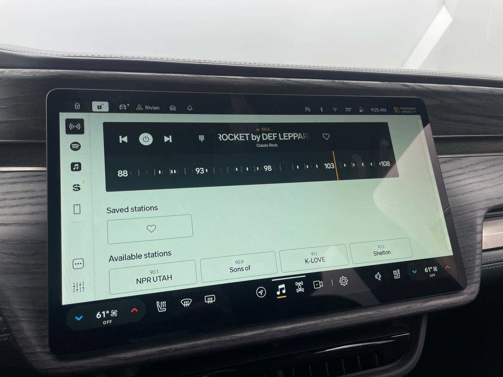 Thumbnail: 2022 Rivian R1T - 3