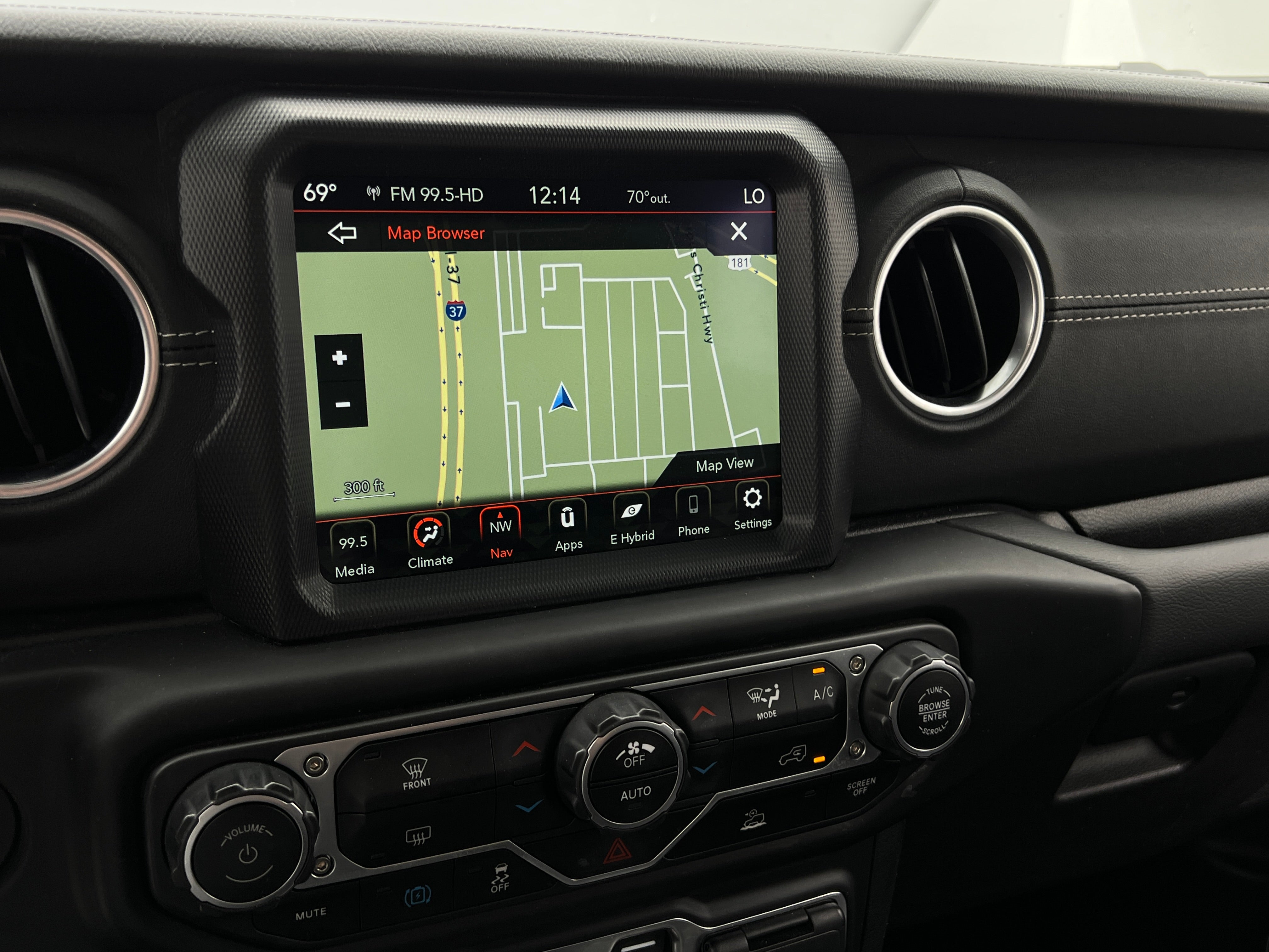 2023 Jeep Wrangler Sahara 4xe 3