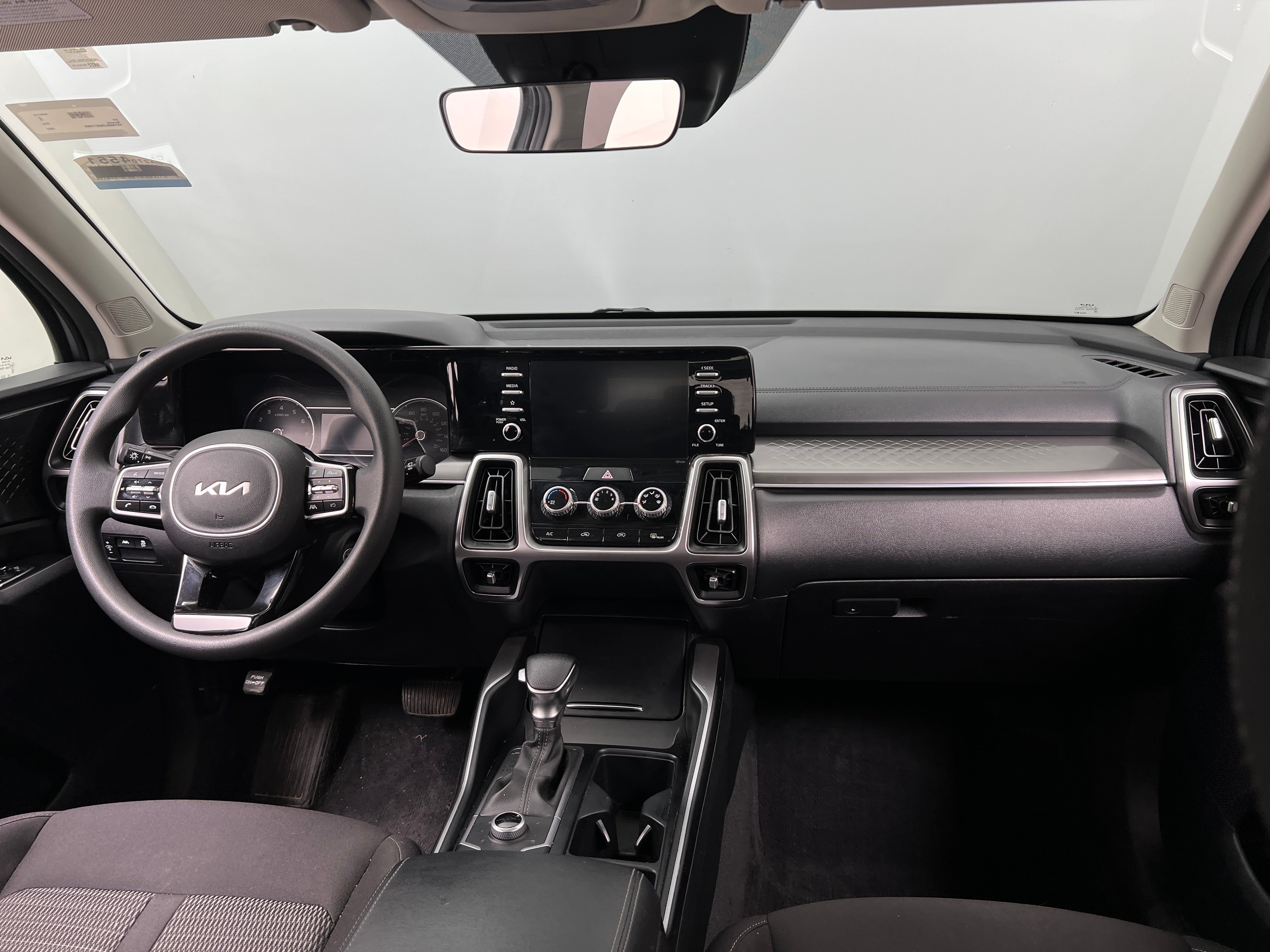 2022 Kia Sorento LX 3