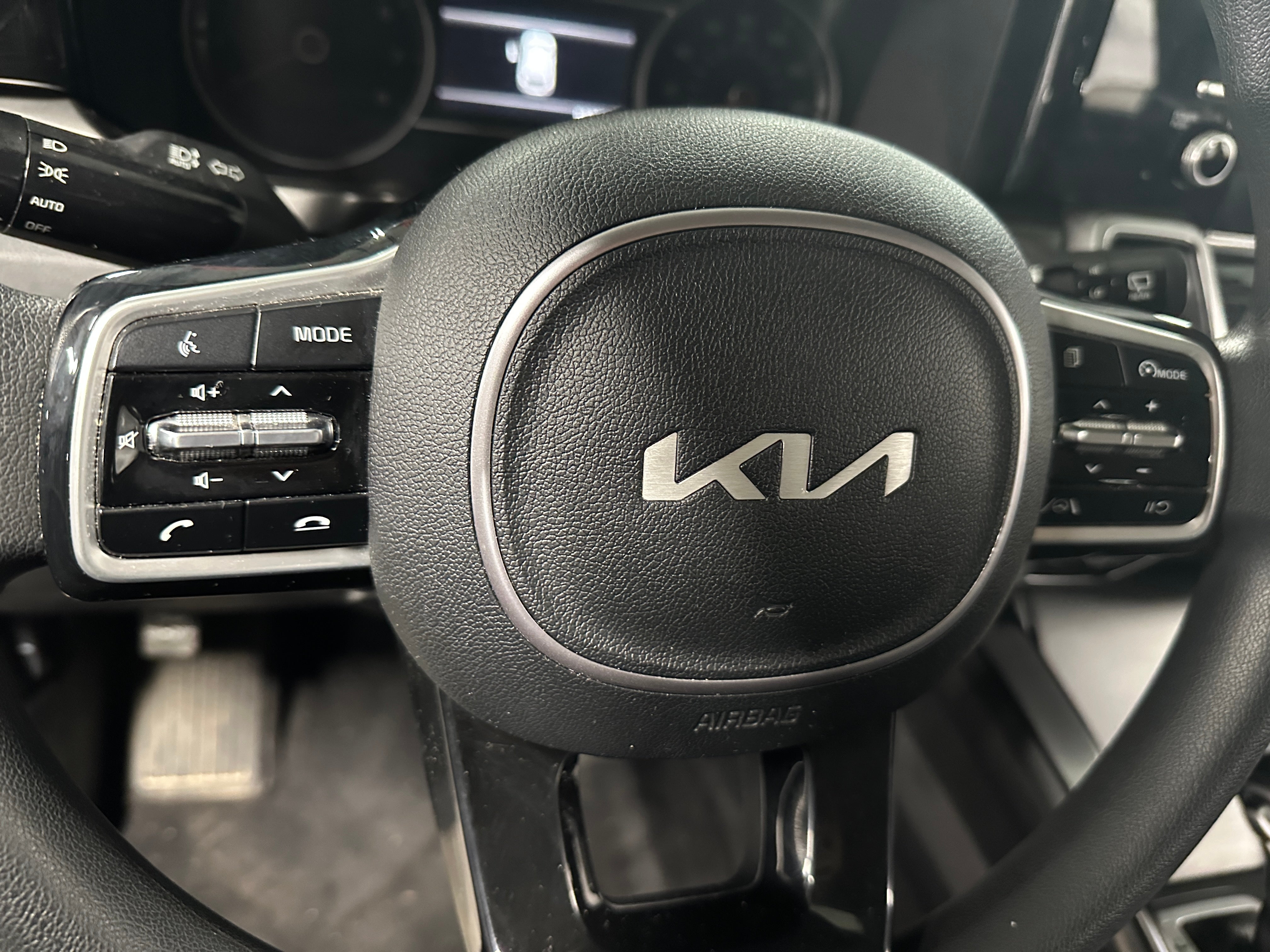 2022 Kia Sorento LX 5