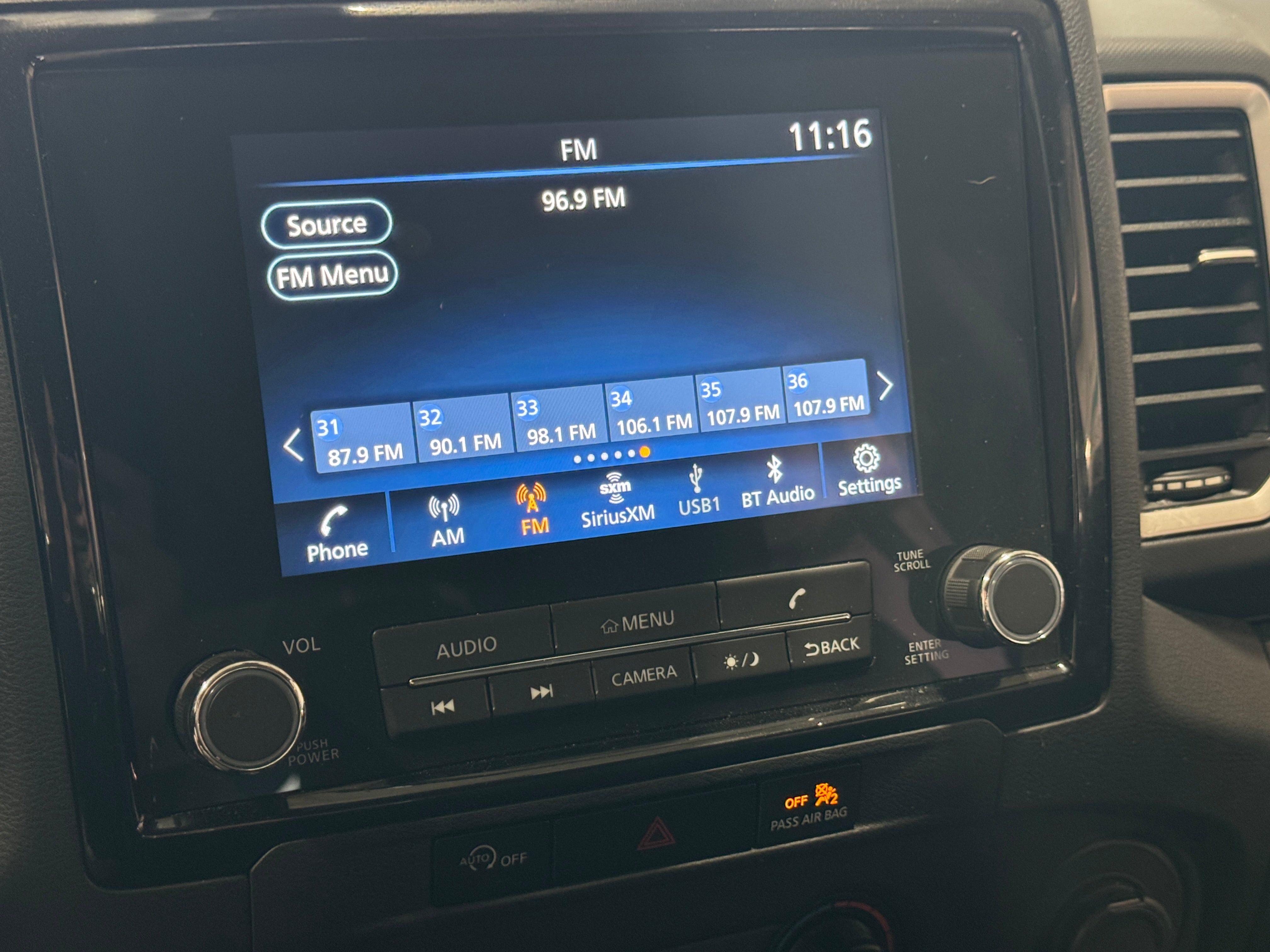 2024 Nissan Frontier SV 4