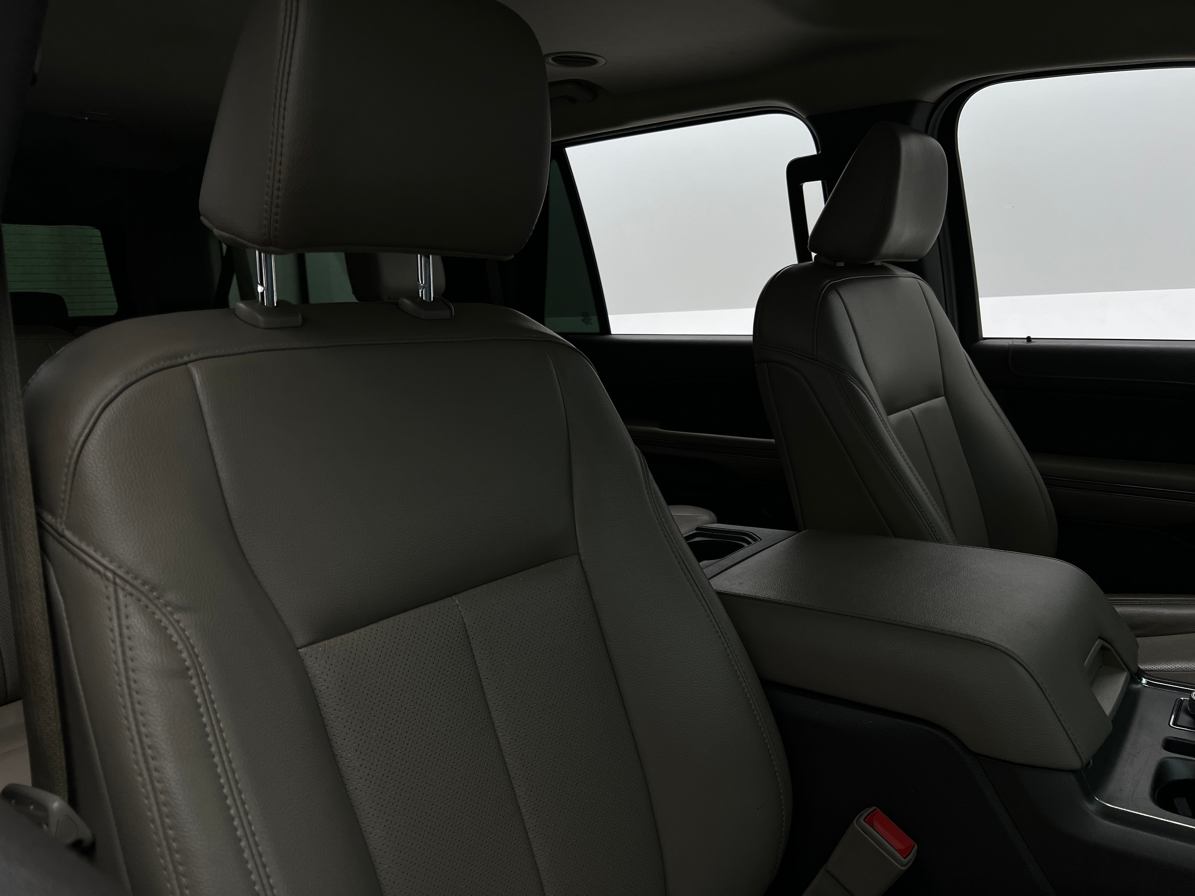 2021 Ford Expedition MAX XLT 2