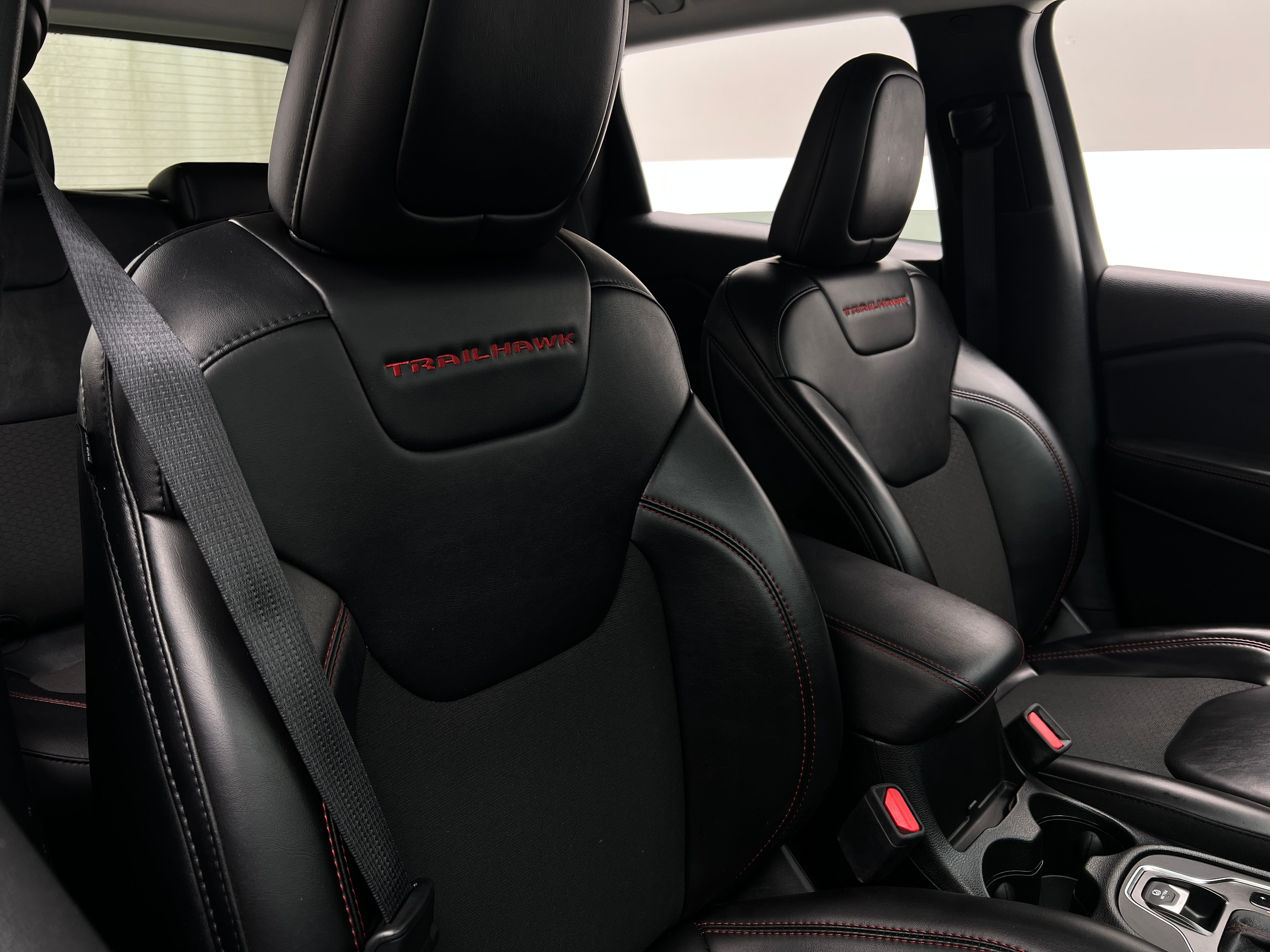 2022 Jeep Cherokee Trailhawk 2