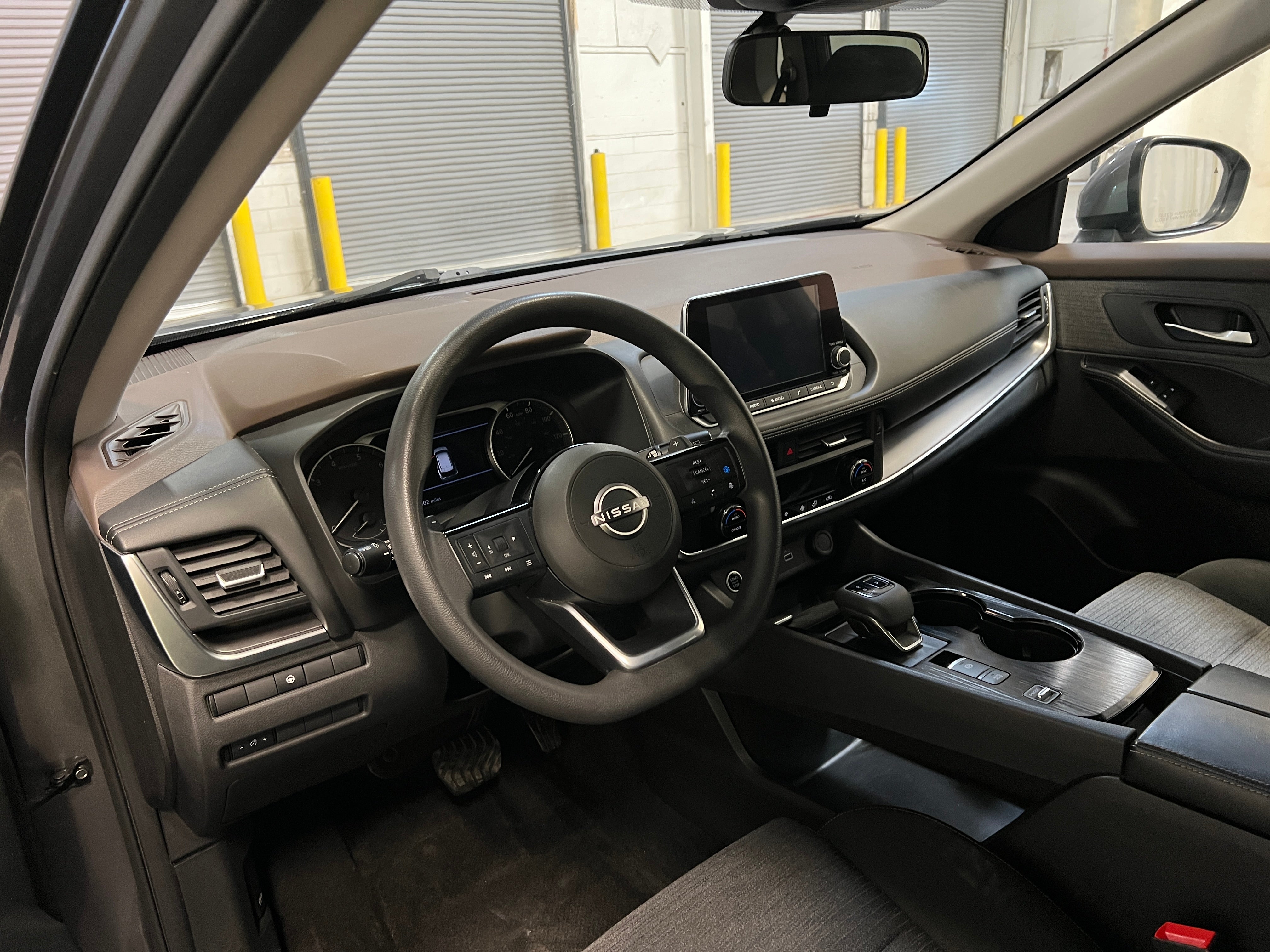 2023 Nissan Rogue SV 3