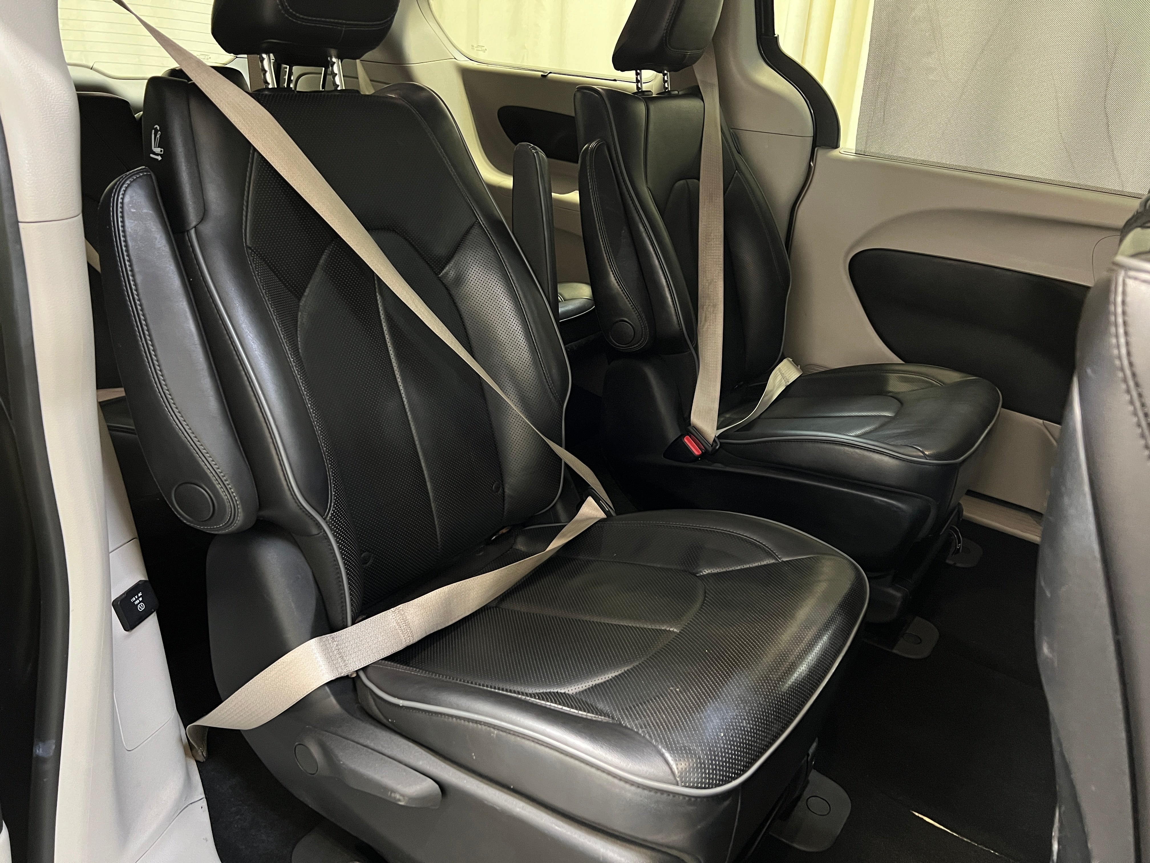 2018 Chrysler Pacifica Hybrid Limited 5