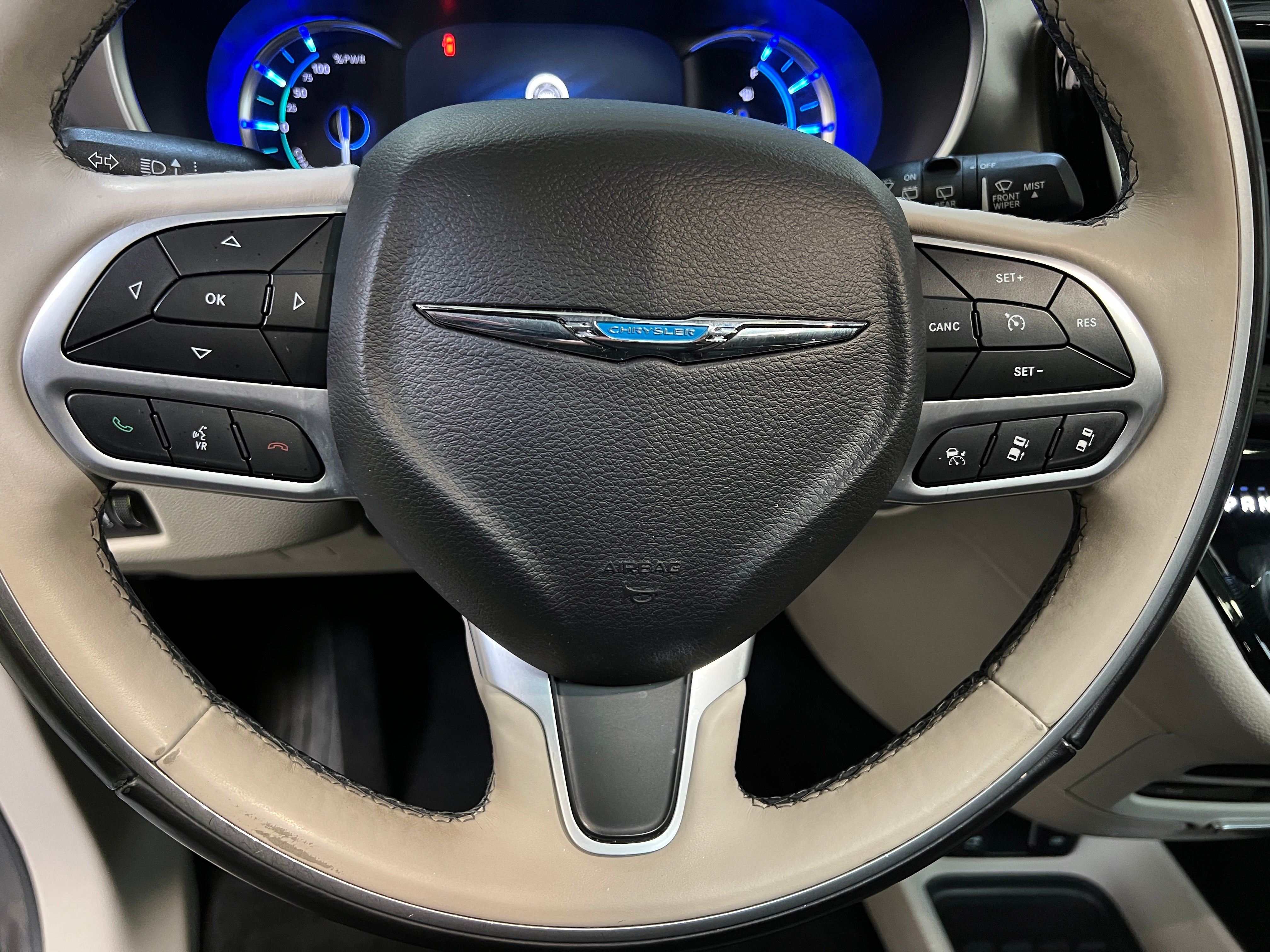 2018 Chrysler Pacifica Hybrid Limited 4