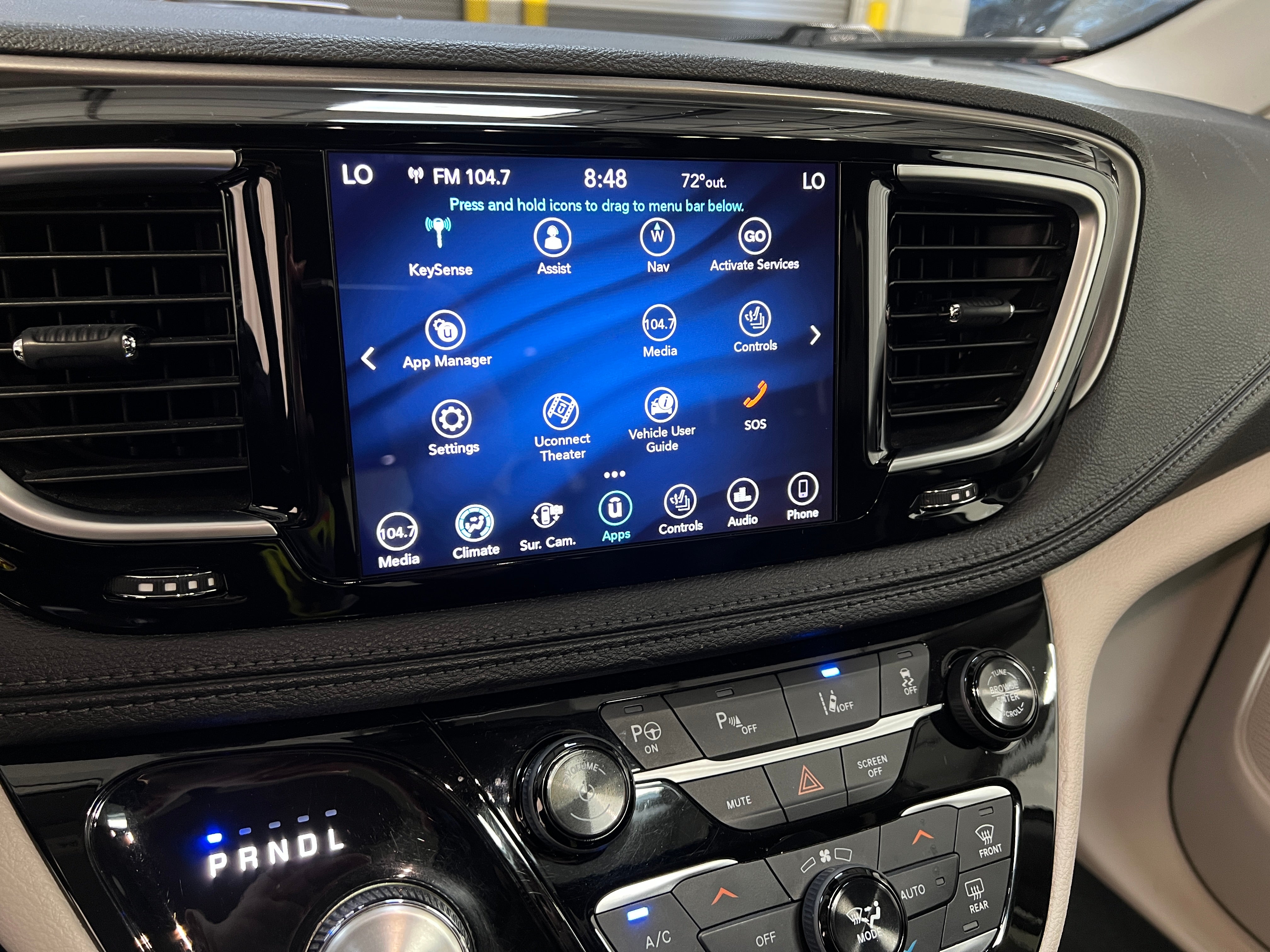 2018 Chrysler Pacifica Hybrid Limited 3