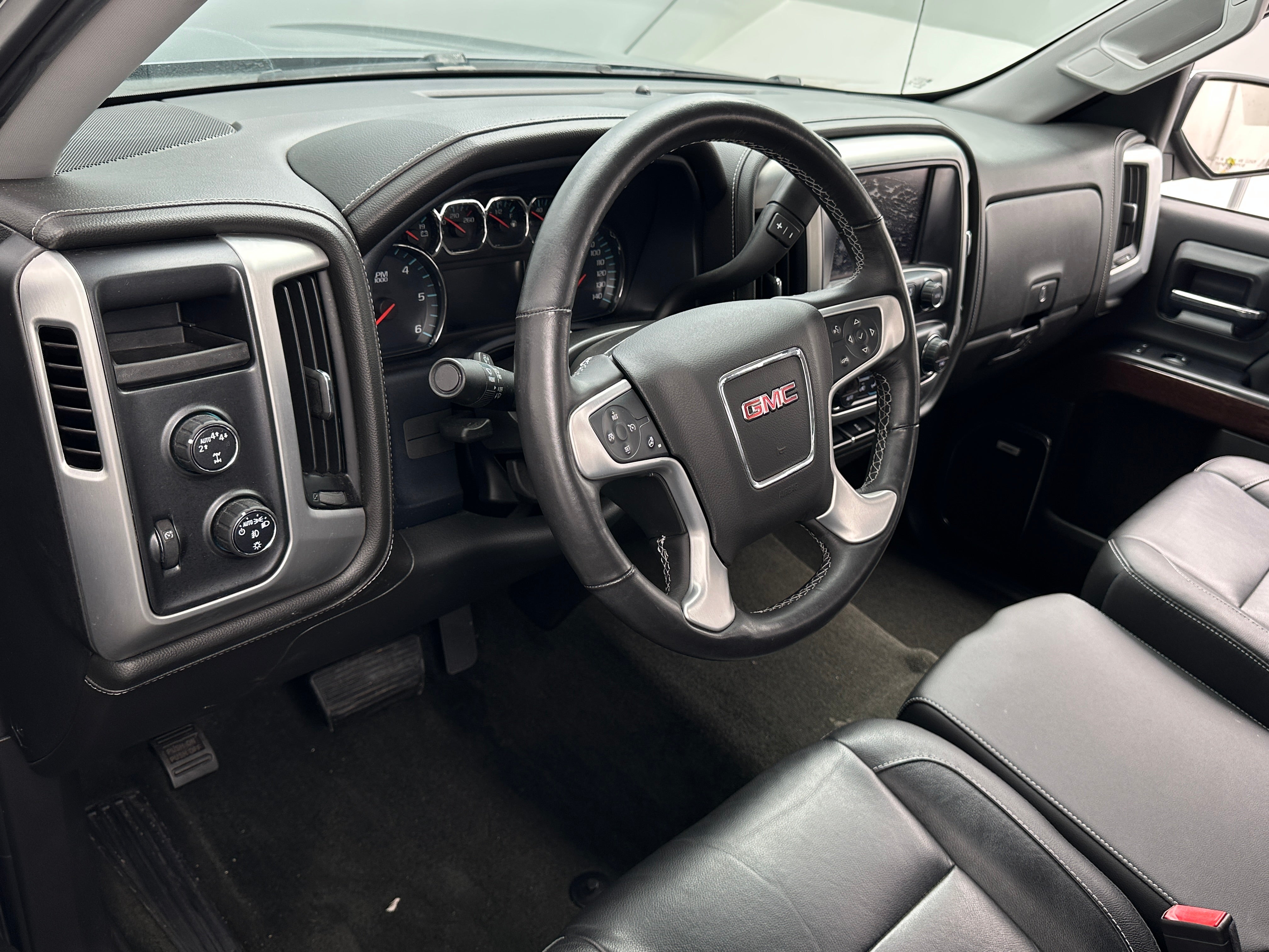 2017 GMC Sierra 1500 SLT 2