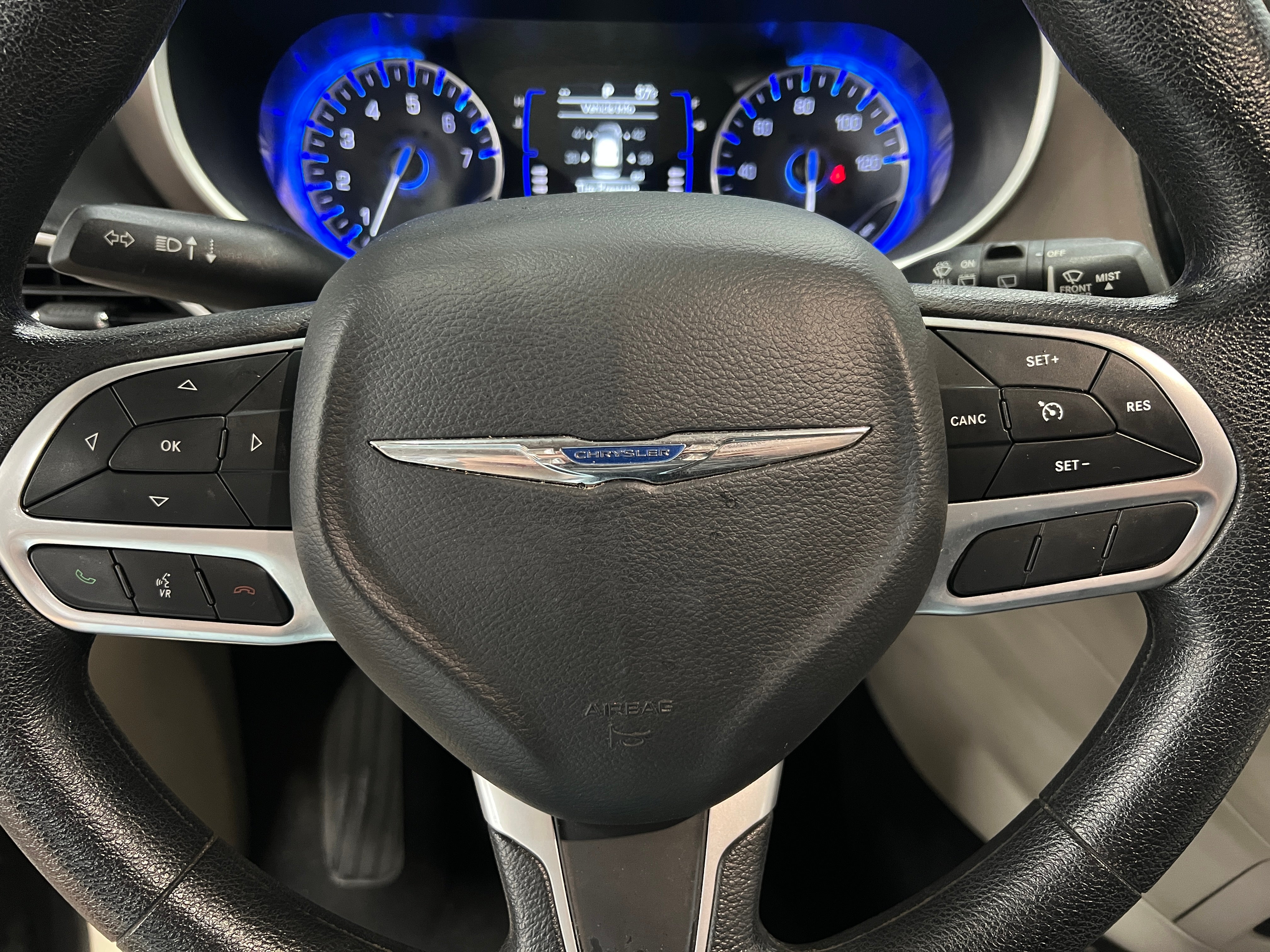 2021 Chrysler Voyager LXi 4