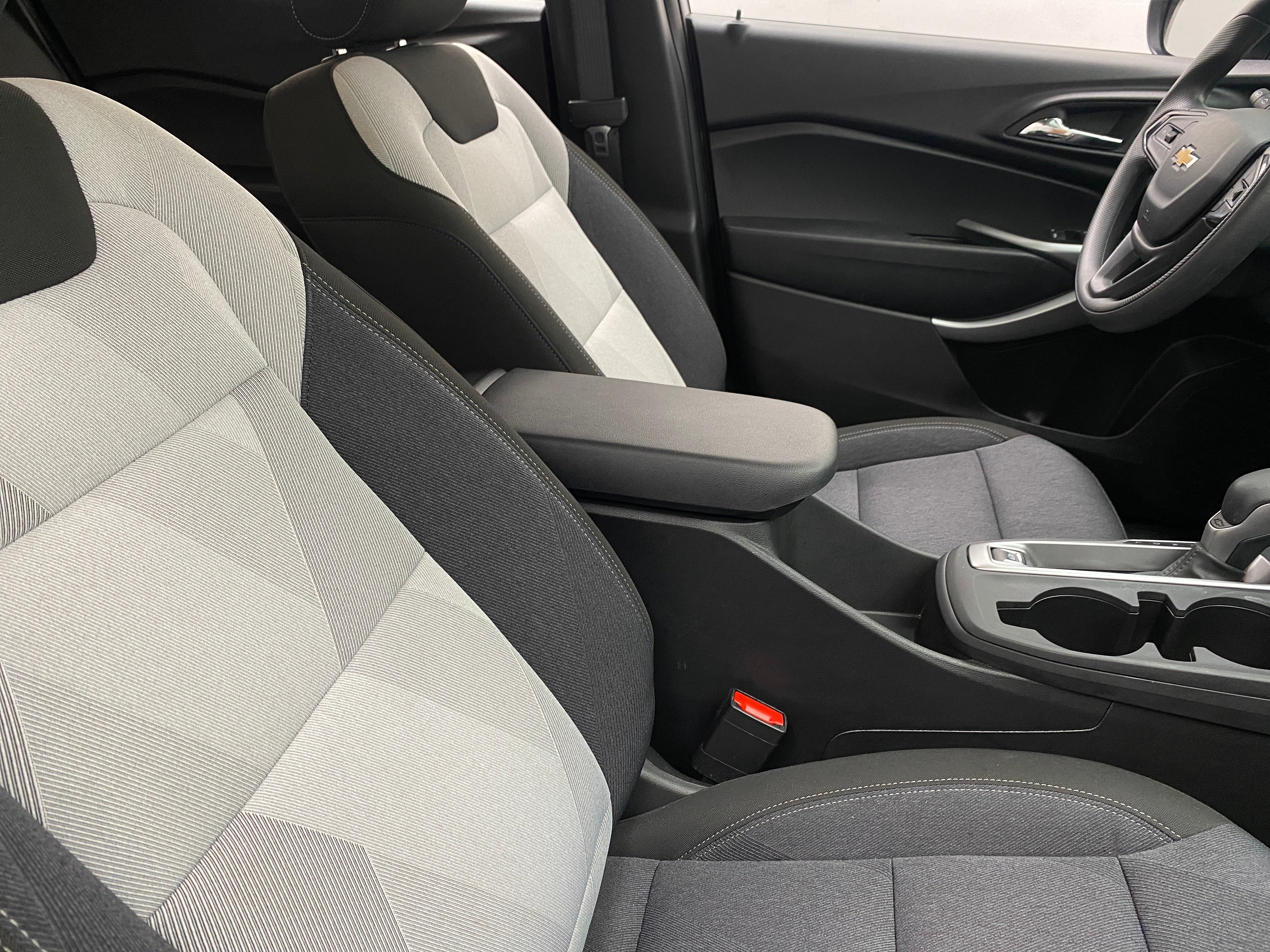 2024 Chevrolet Trax LS 2