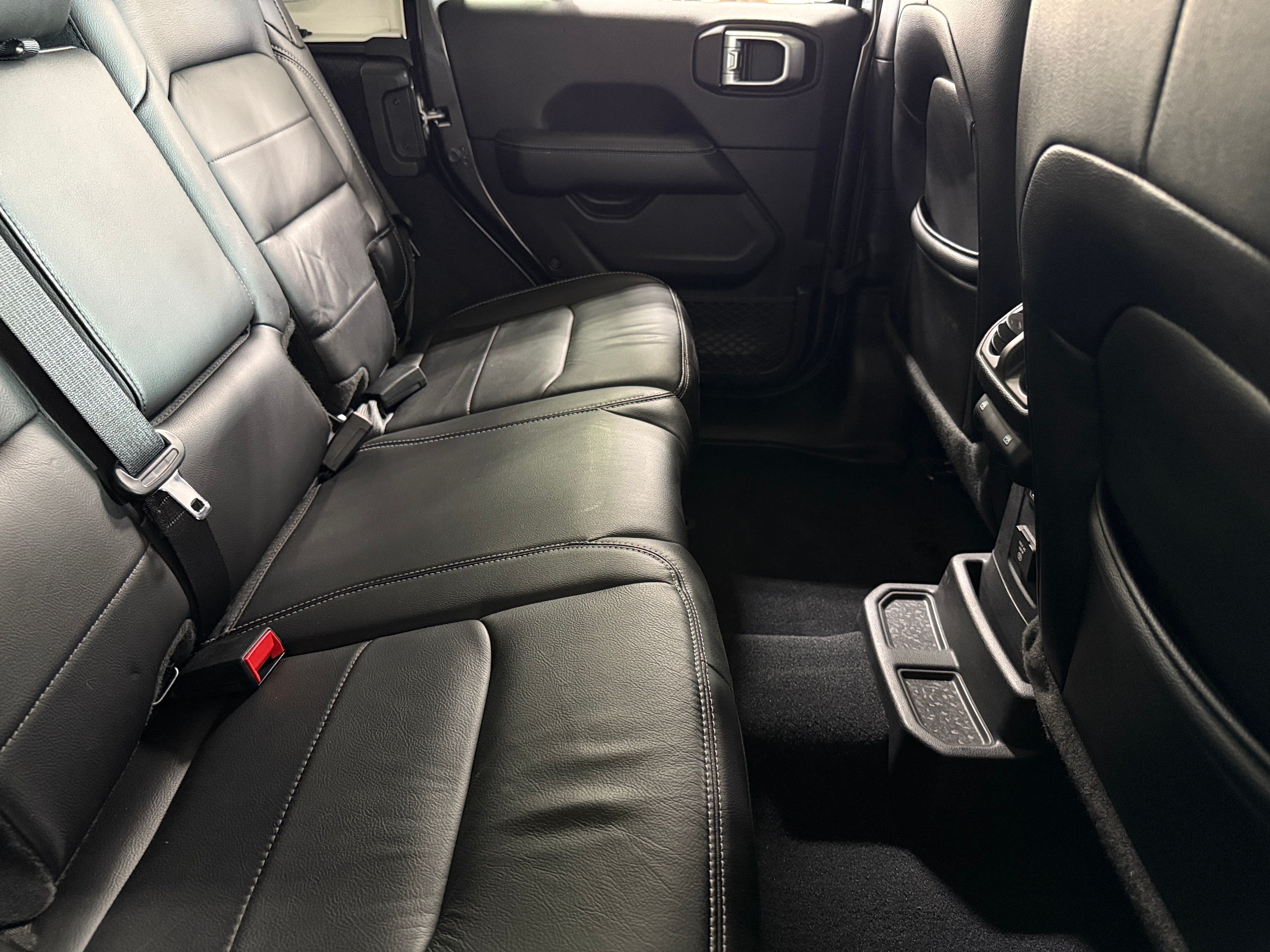 2019 Jeep Wrangler Unlimited Sahara 5