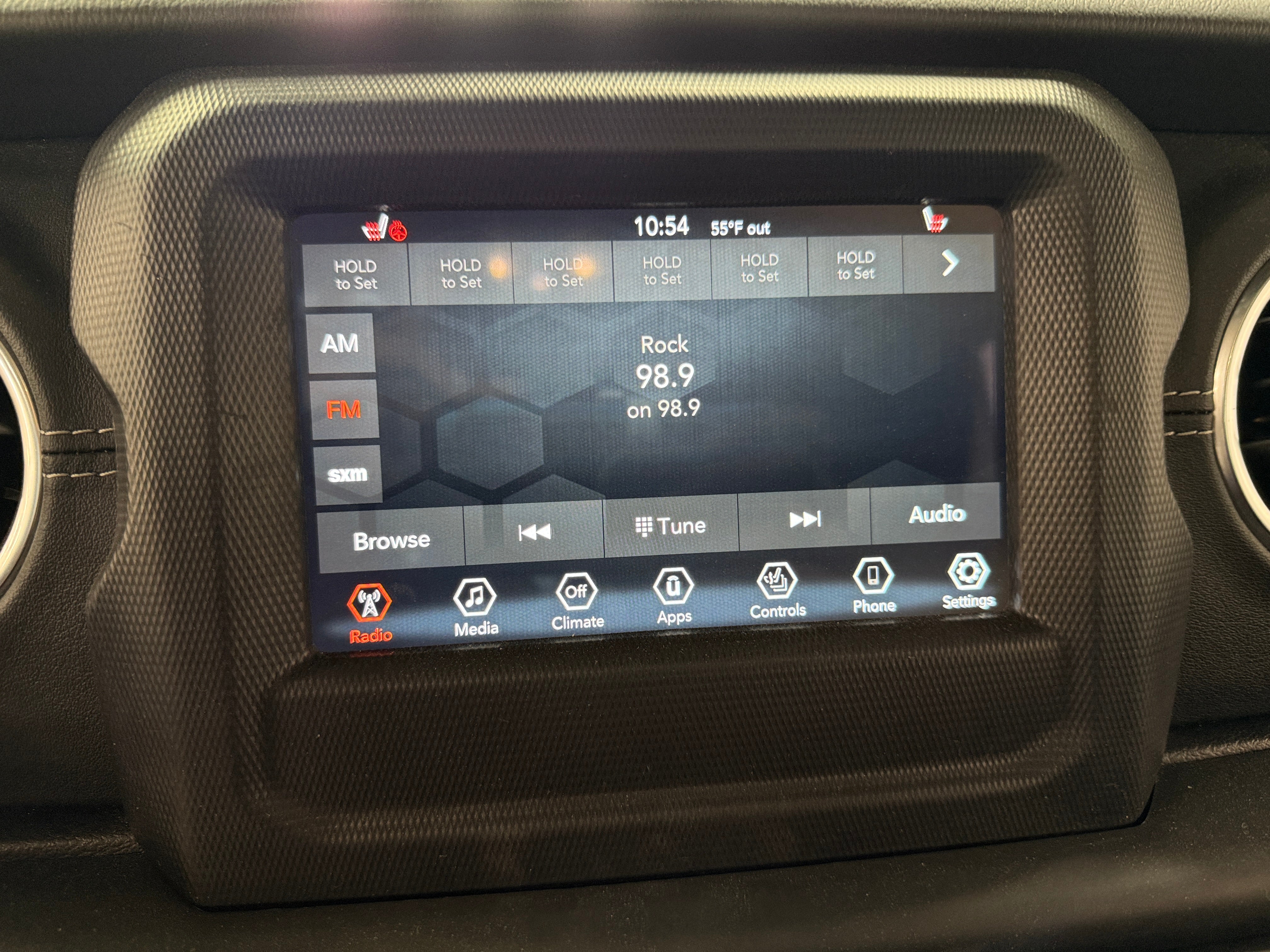 2019 Jeep Wrangler Unlimited Sahara 3