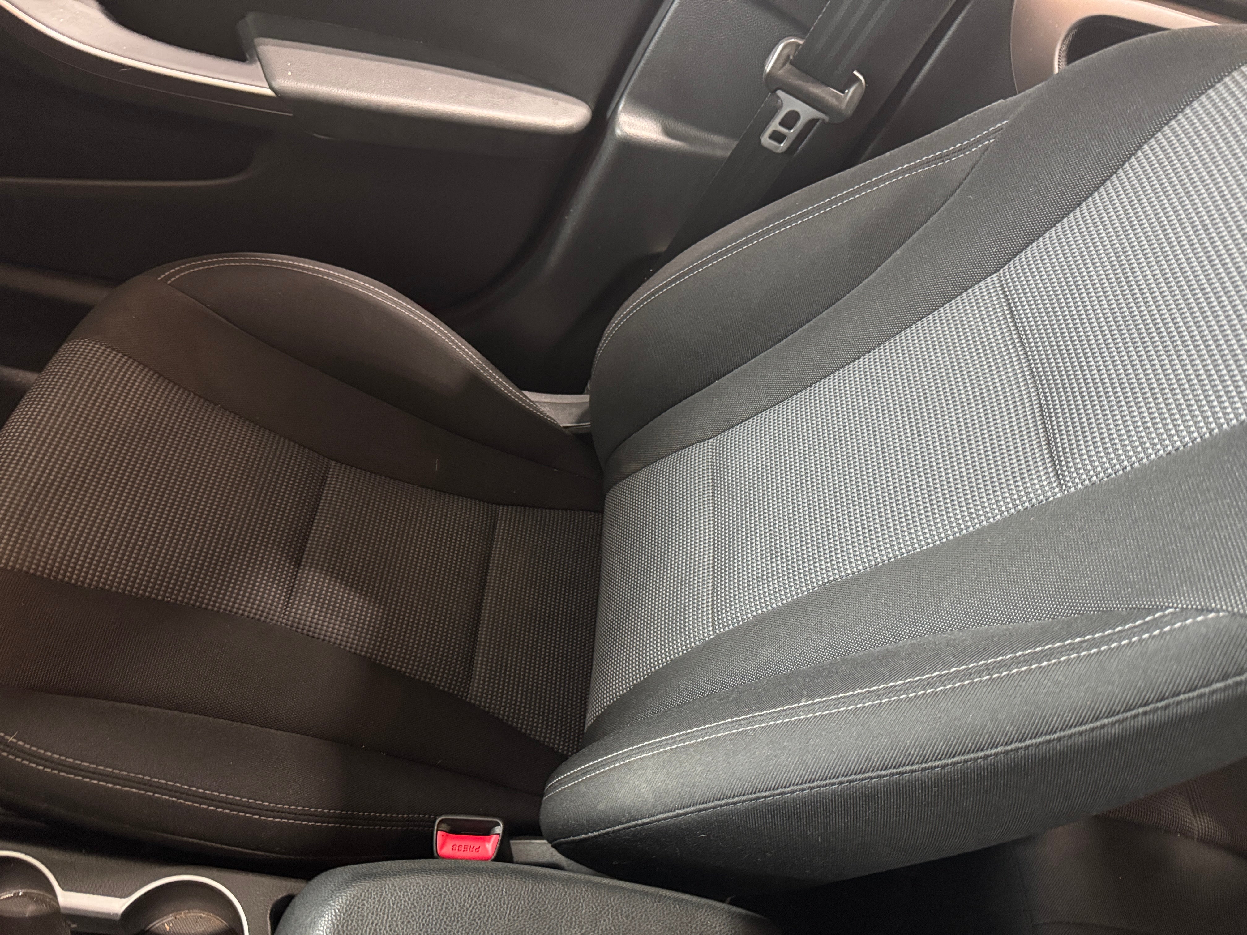2017 Hyundai Elantra Base 2