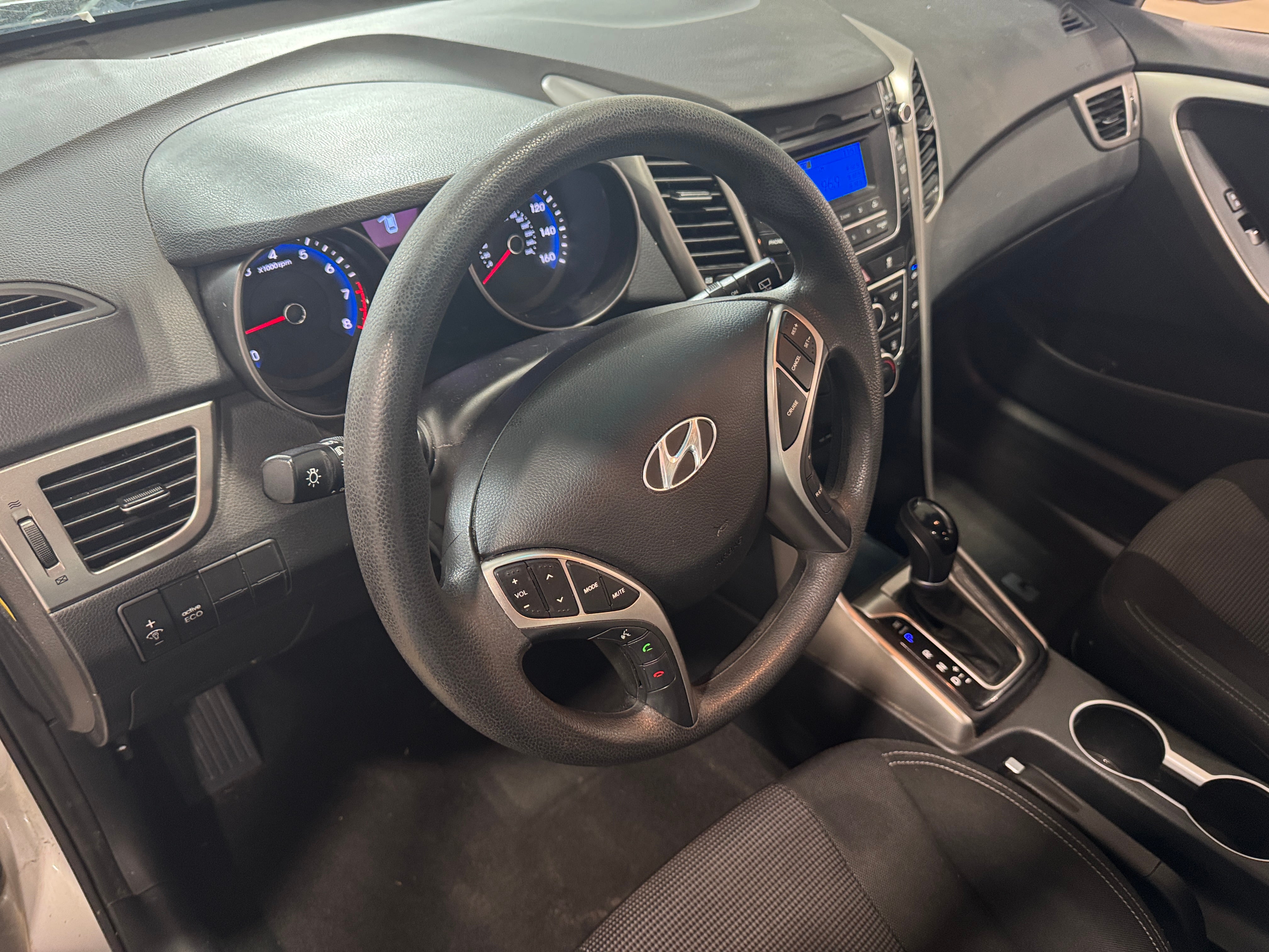 2017 Hyundai Elantra Base 3